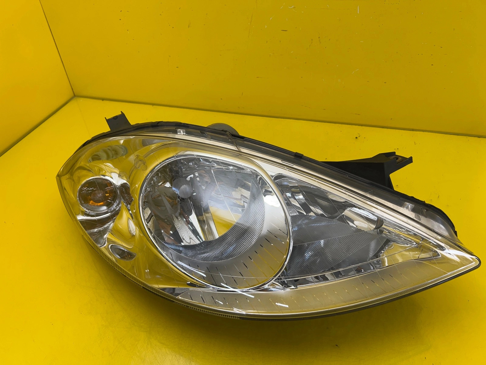 Reflektor Lampa Prawa Mercedes W169 A-Klasa A1698200261 Autolamps Reflektor Lampa Prawa Mercedes W169 A-Klasa A1698200261