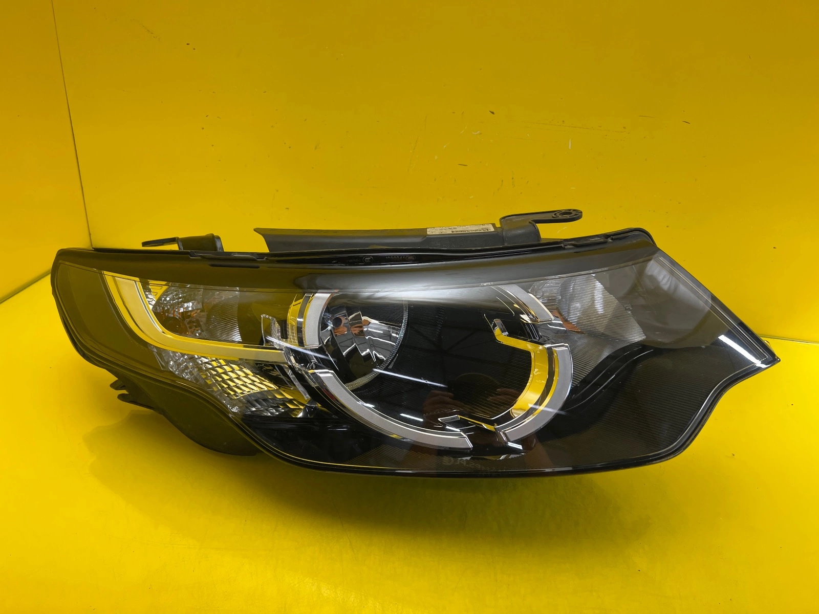 Reflektor Lampa Prawa Land Rover Discovery Sport L550 Zwykła FK72-13W029-BG Autolamps Reflektor Lampa Prawa Land Rover Discovery Sport L550 Zwykła FK72-13W029-BG