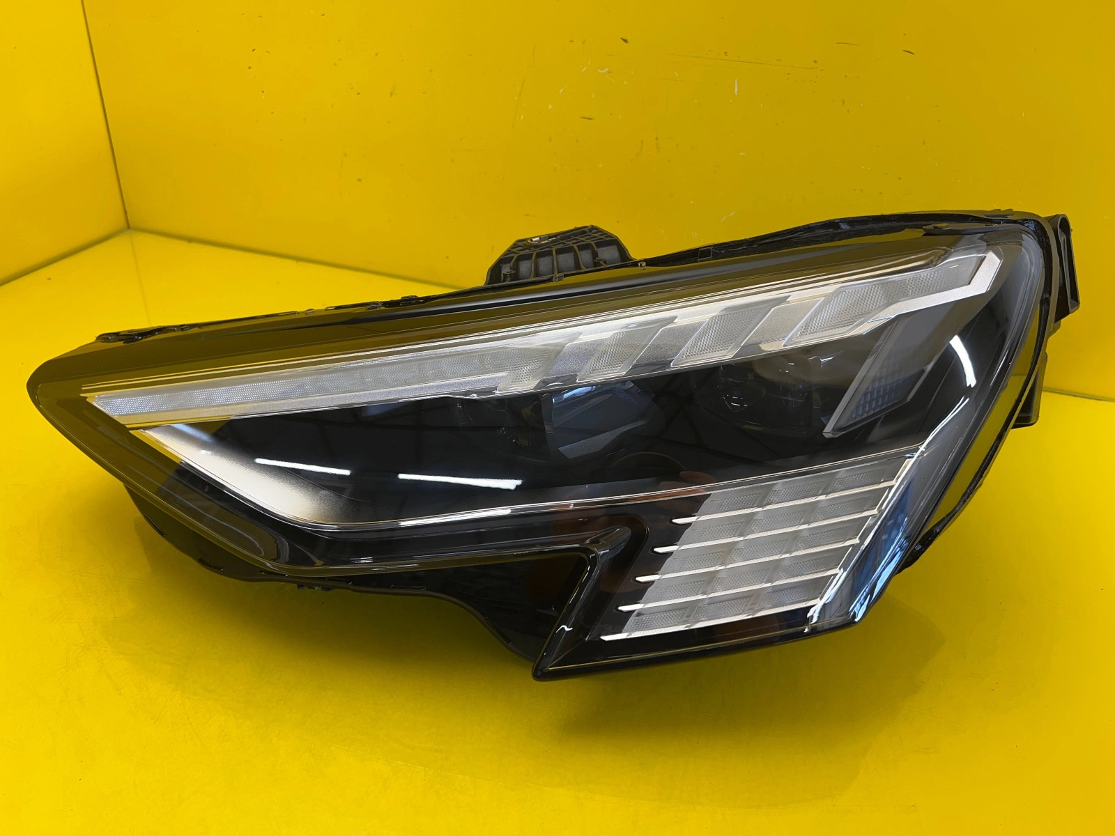 Reflektor Audi A3 8Y Lampa Lewa Przednia Matrix 8Y0941035 Autolamps Reflektor Audi A3 8Y Lampa Lewa Przednia Matrix 8Y0941035