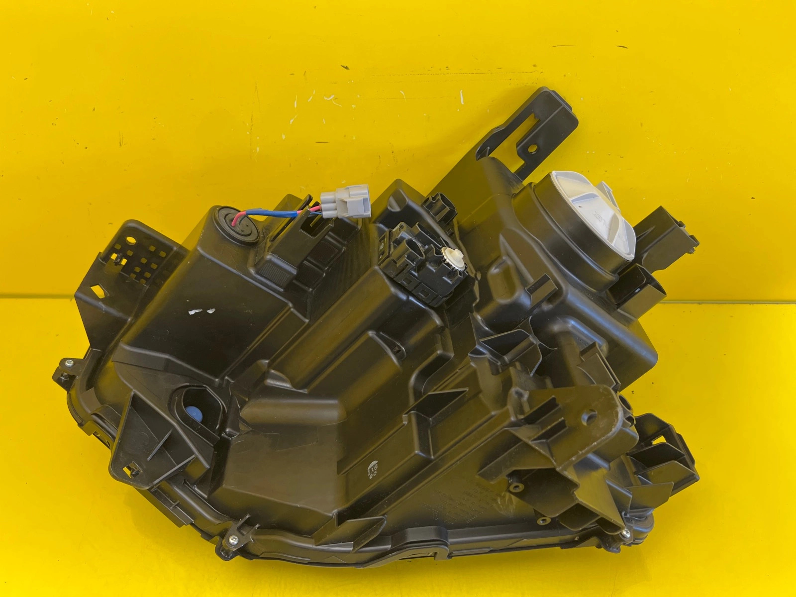 Reflektor Lampa Lewa Mitsubishi Eclipse Cross Lift 2022- Autolamps 6 Reflektor Lampa Lewa Mitsubishi Eclipse Cross Lift 2022-