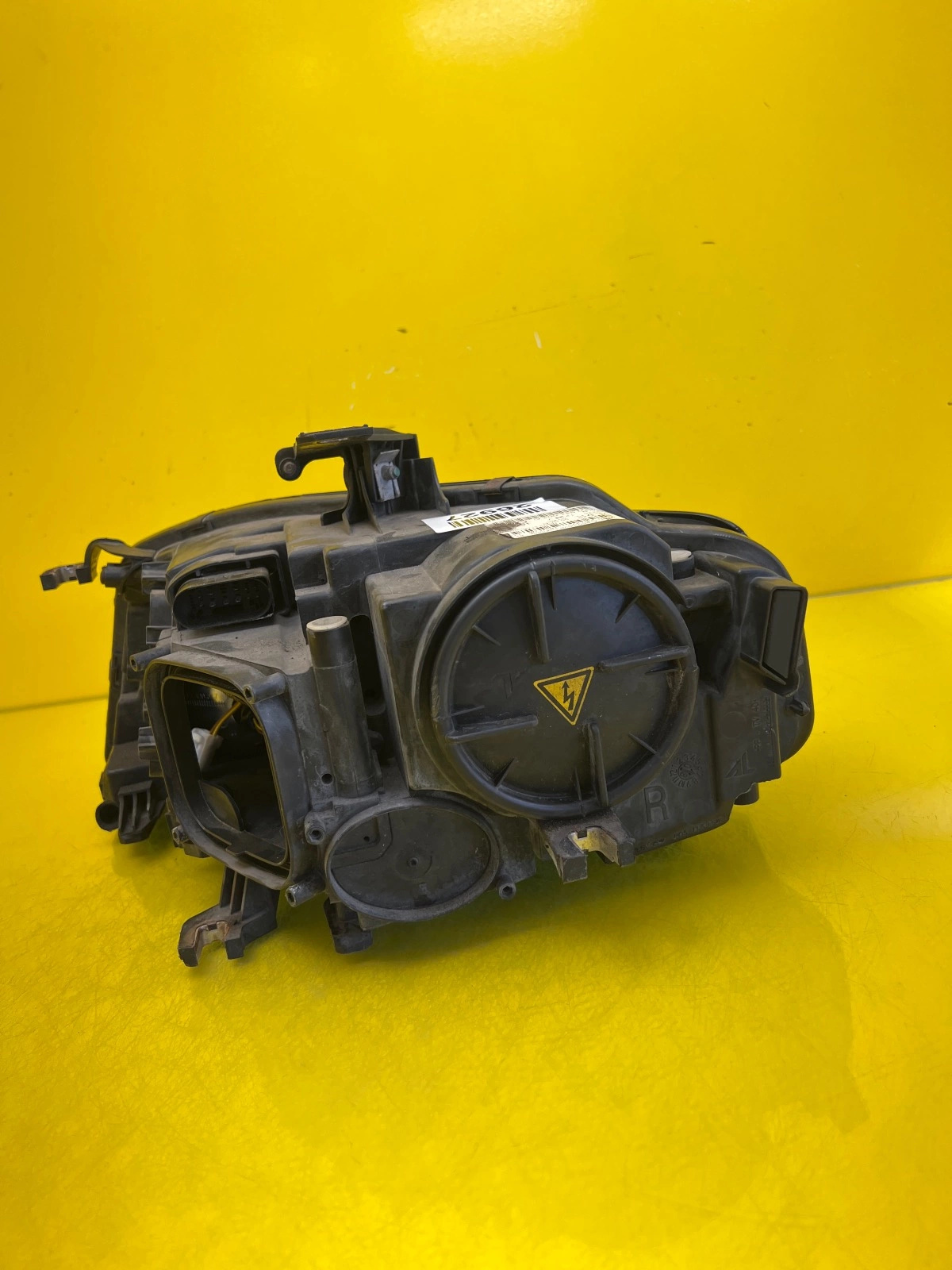 Reflektor Lampa Prawa Audi A4 B8 8K Xenon Nieskrętny 8K0941004C Autolamps 4 Reflektor Lampa Prawa Audi A4 B8 8K Xenon Nieskrętny 8K0941004C