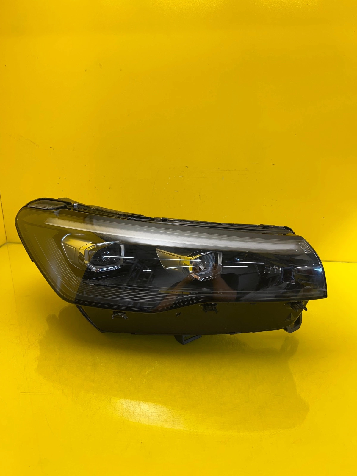 Reflektor Lampa Przednia Prawa VW Tiguan III Full Led 571941036C Autolamps Reflektor Lampa Przednia Prawa VW Tiguan III Full Led 571941036C