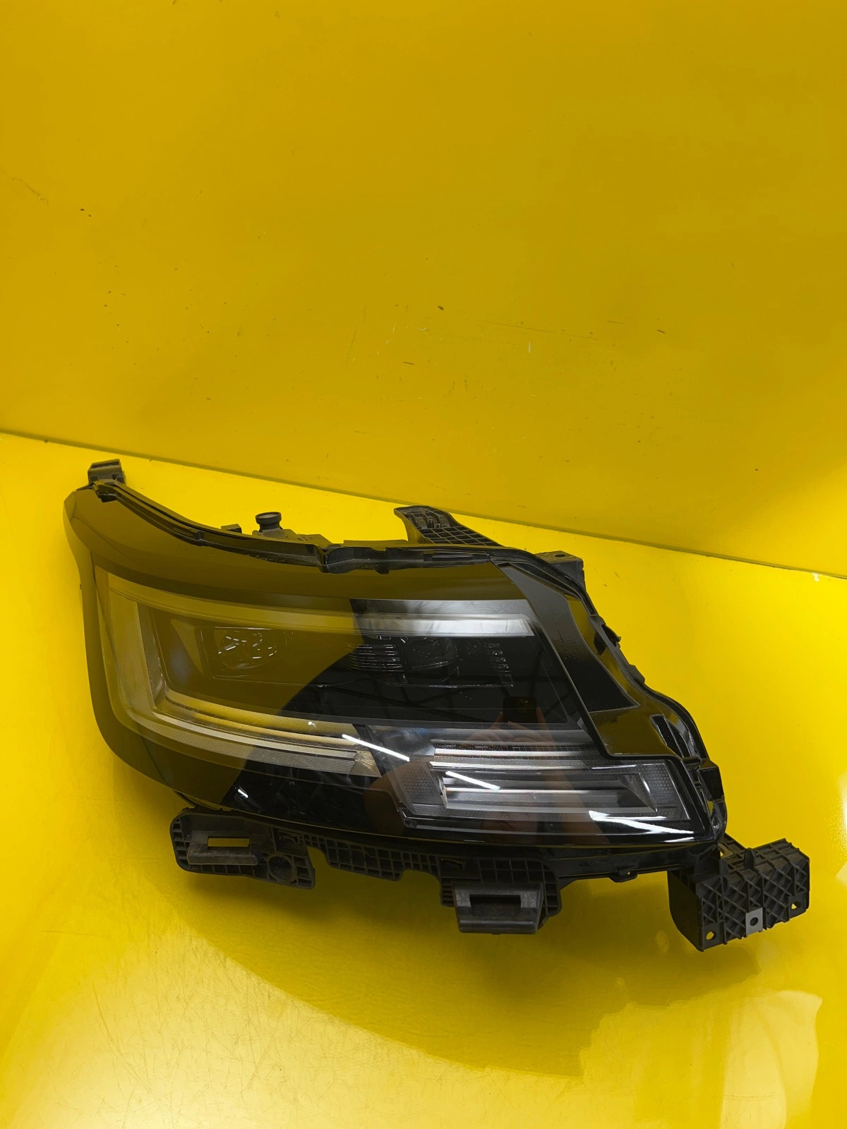 Reflektor Lampa Prawa Range Rover Vogue L460 Full Led M8E2-13W029-GL Autolamps Reflektor Lampa Prawa Range Rover Vogue L460 Full Led M8E2-13W029-GL