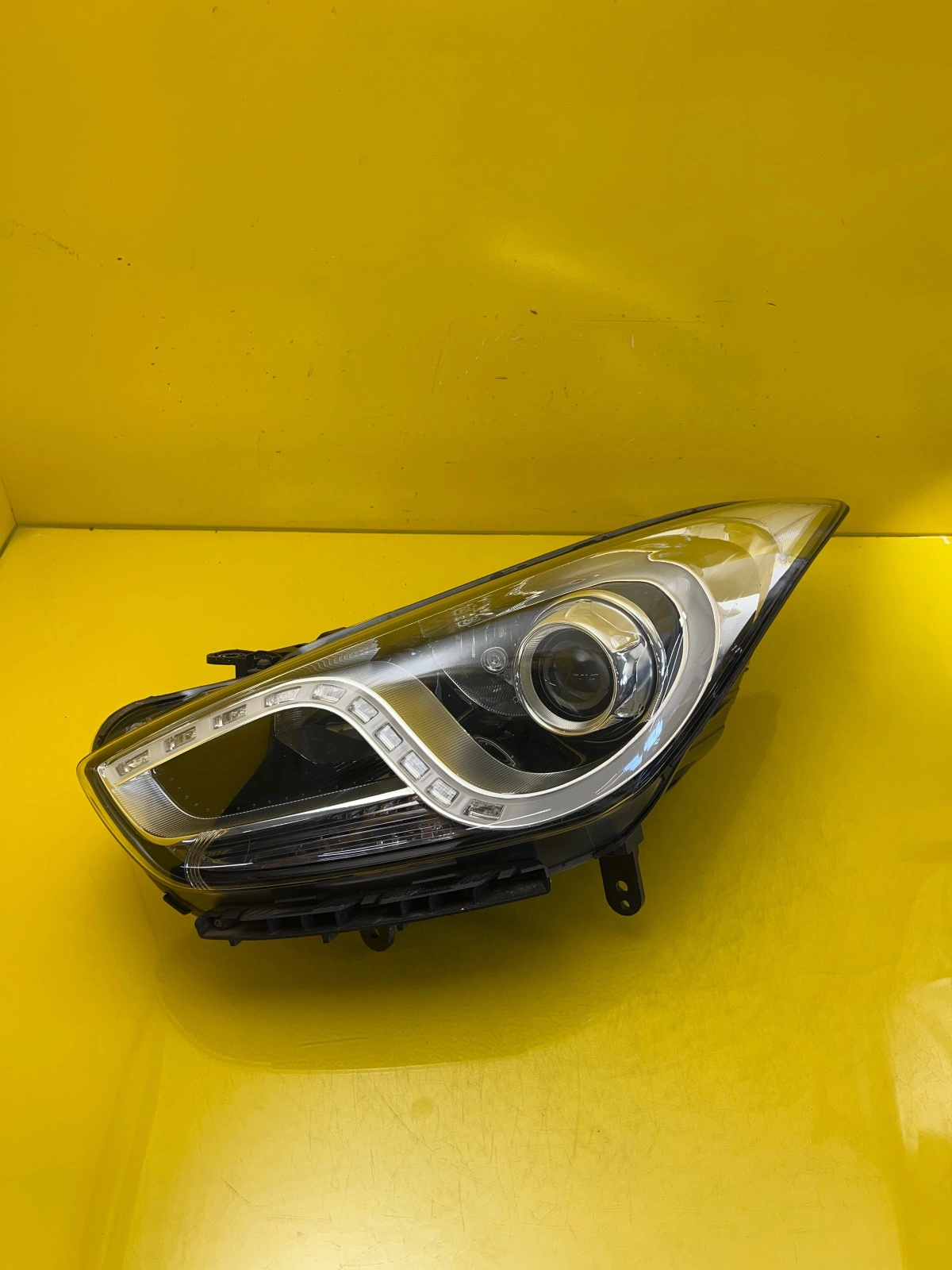 Reflektor Lampa Lewa Hyundai i40 11- Zwykła Soczewka + Led Autolamps Reflektor Lampa Lewa Hyundai i40 11- Zwykła Soczewka + Led