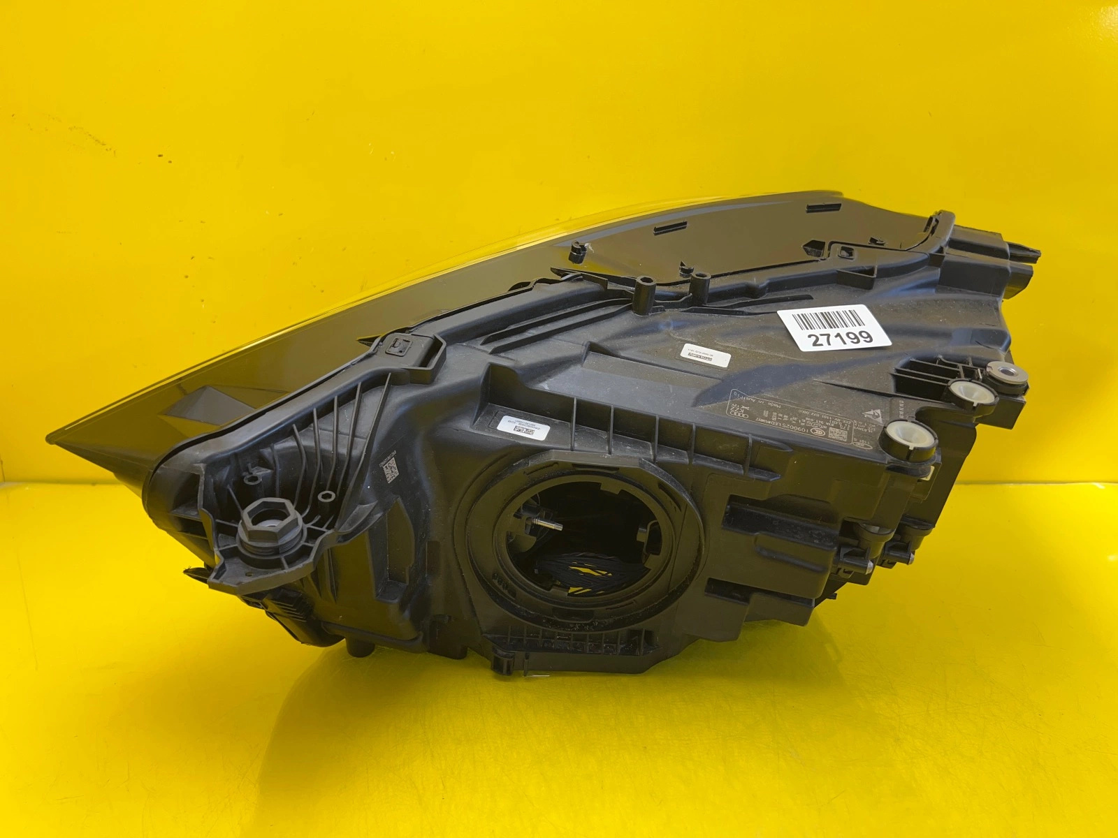 Reflektor Lampa Prawa Audi Q3 Full Led Matrix 83A941036 Autolamps 4 Reflektor Lampa Prawa Audi Q3 Full Led Matrix 83A941036