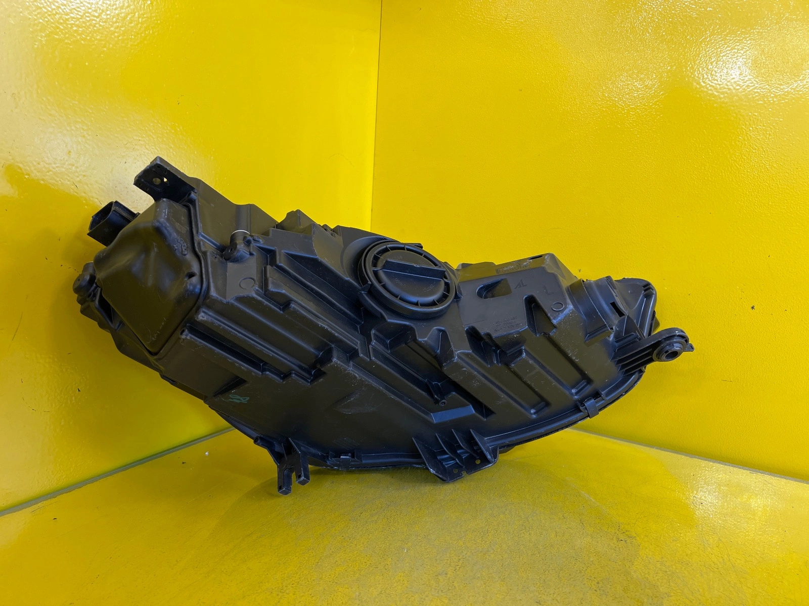 Reflektor LAMPA LEWA PRZEDNIA AUDI A4 B9 LIFT 8W0941011 USA FULL LED Autolamps 2 Reflektor LAMPA LEWA PRZEDNIA AUDI A4 B9 LIFT 8W0941011 USA FULL LED