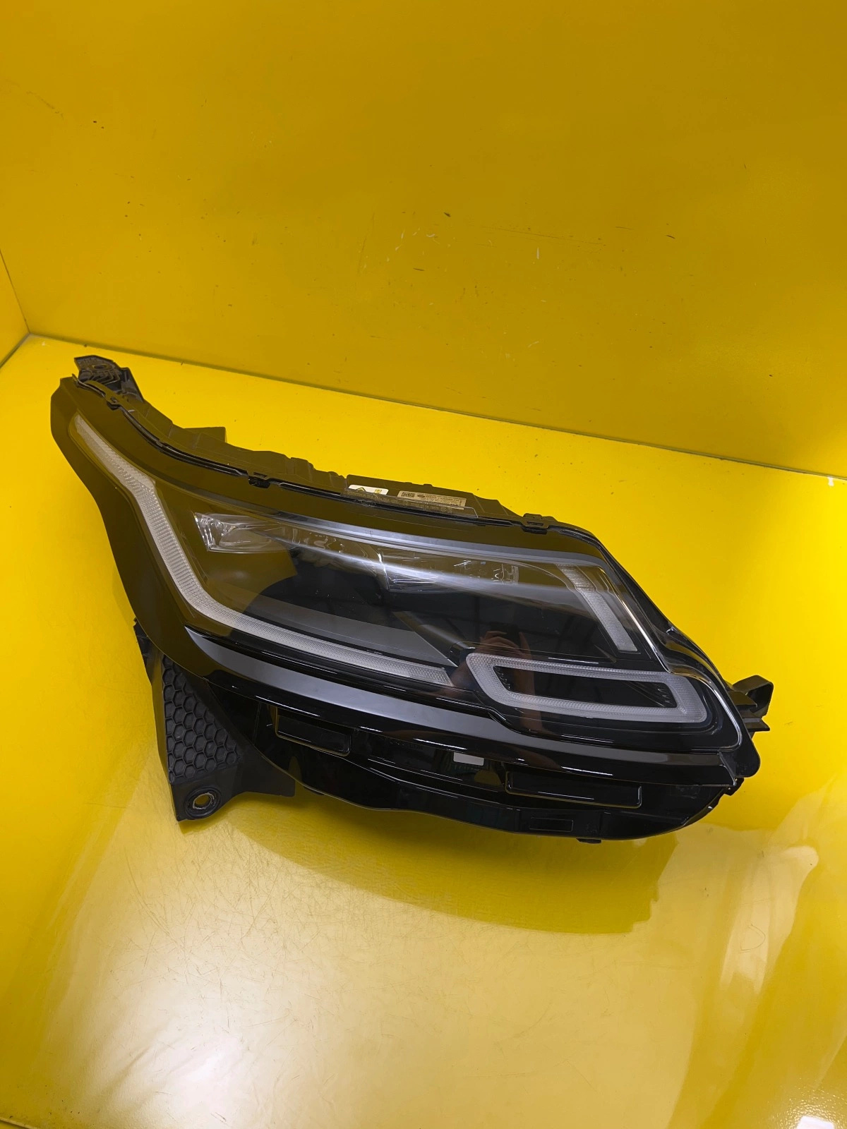 Reflektor Lampa Prawa Range Rover Velar Lift Laser High Version Full Led M8A2-13W029-HA Autolamps Reflektor Lampa Prawa Range Rover Velar Lift Laser High Version Full Led M8A2-13W029-HA