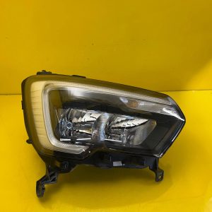 Reflektor Lampa Prawa Renault Master III IV Movano B Lift 19- LED 260105567R