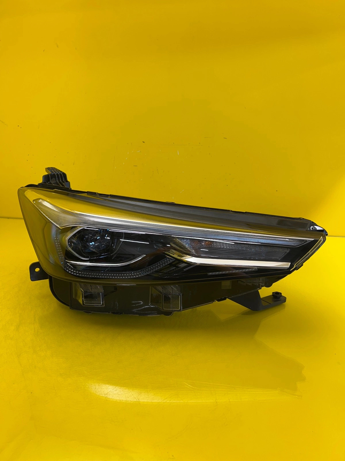 Reflektor Lampa Prawa MG MG5 II EV Full Led 22- Autolamps Reflektor Lampa Prawa MG MG5 II EV Full Led 22-