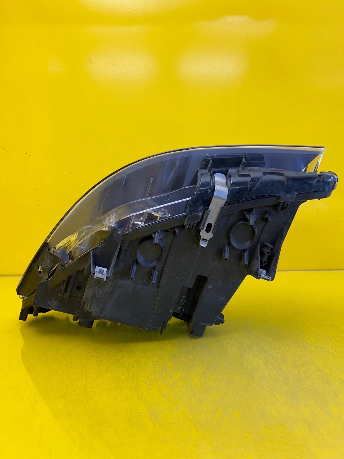 Reflektor Lampa Prawa BMW 5 F10 F11 10-13 Zwykła 7203240-12 Autolamps 5 Reflektor Lampa Prawa BMW 5 F10 F11 10-13 Zwykła 7203240-12