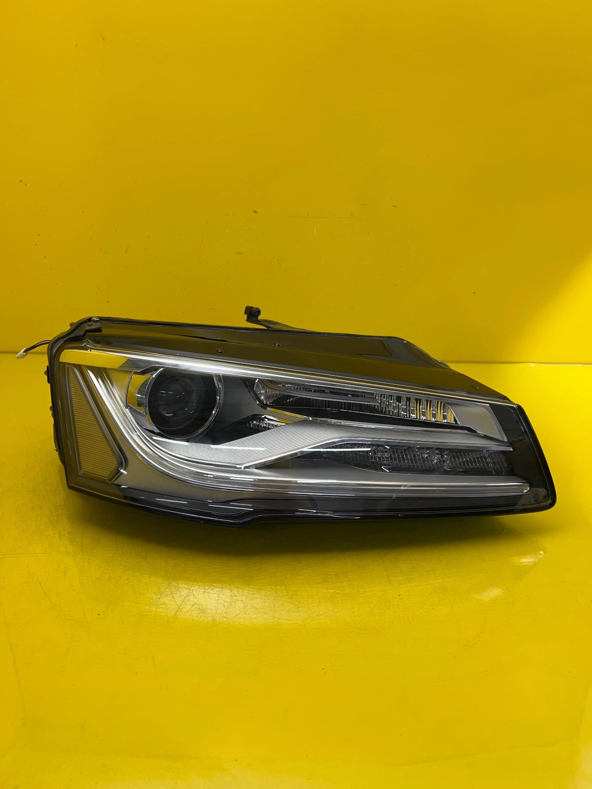 Reflektor Lampa Prawa Przednia Audi A8 D4 4H Lift Xenon 4H0941044 Autolamps Reflektor Lampa Prawa Przednia Audi A8 D4 4H Lift Xenon 4H0941044