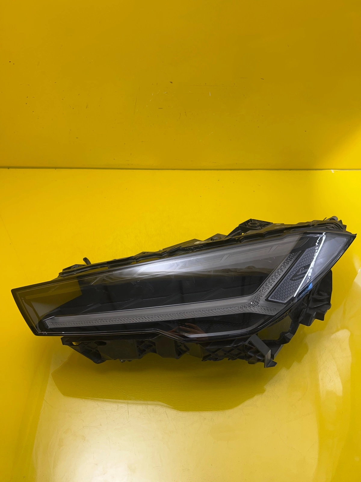 Reflektor Lampa Lewa Lamborghini Urus Full Led Matrix 4ML941035C Autolamps Reflektor Lampa Lewa Lamborghini Urus Full Led Matrix 4ML941035C