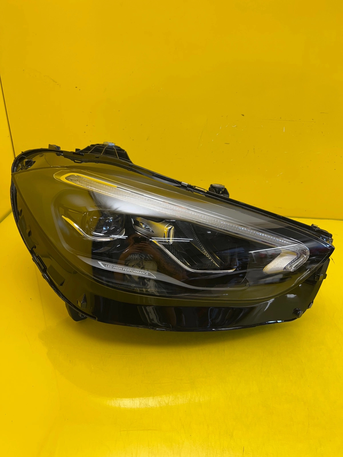 Reflektor Lampa Prawa Mercedes C-Klasa W206 LED A2069068104 Autolamps Reflektor Lampa Prawa Mercedes C-Klasa W206 LED A2069068104