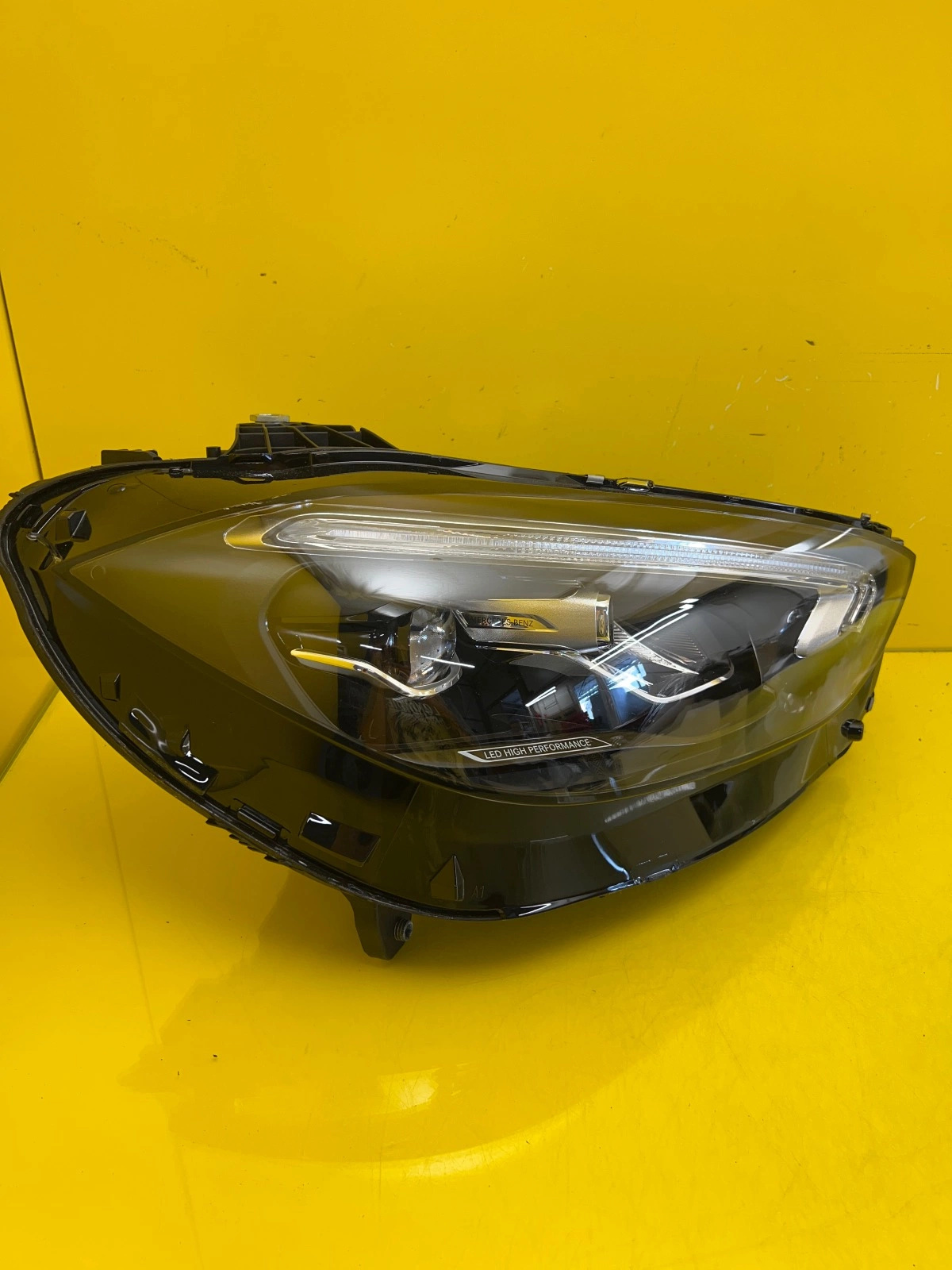 Reflektor Lampa Prawa Mercedes C-Klasa W206 LED A2069068104 Autolamps 2 Reflektor Lampa Prawa Mercedes C-Klasa W206 LED A2069068104