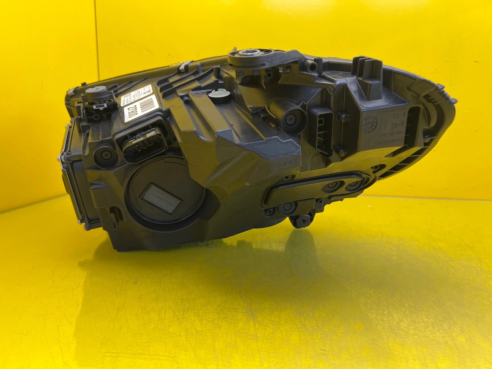 Reflektor Lampa Prawa Mercedes C-Klasa W206 A2069065404 Digital Light Autolamps 5 Reflektor Lampa Prawa Mercedes C-Klasa W206 A2069065404 Digital Light