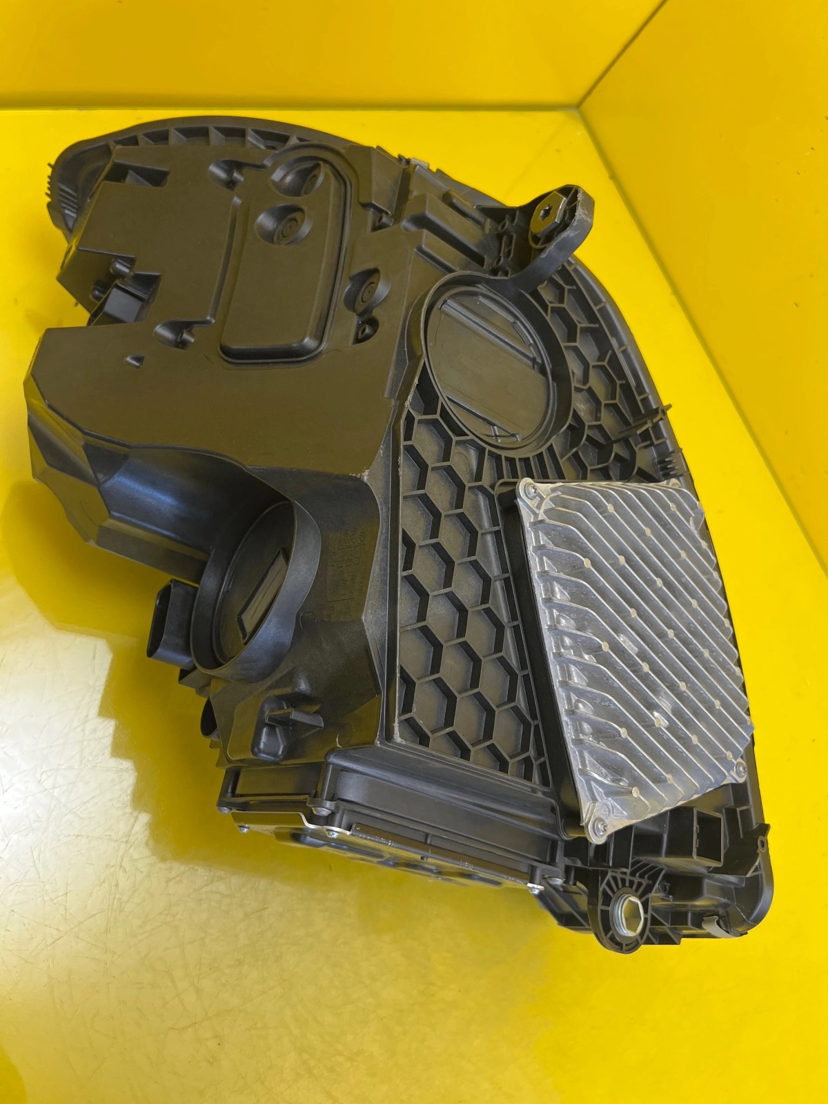 Reflektor Lampa Prawa Mercedes C-Klasa W206 A2069065404 Digital Light Autolamps 6 Reflektor Lampa Prawa Mercedes C-Klasa W206 A2069065404 Digital Light