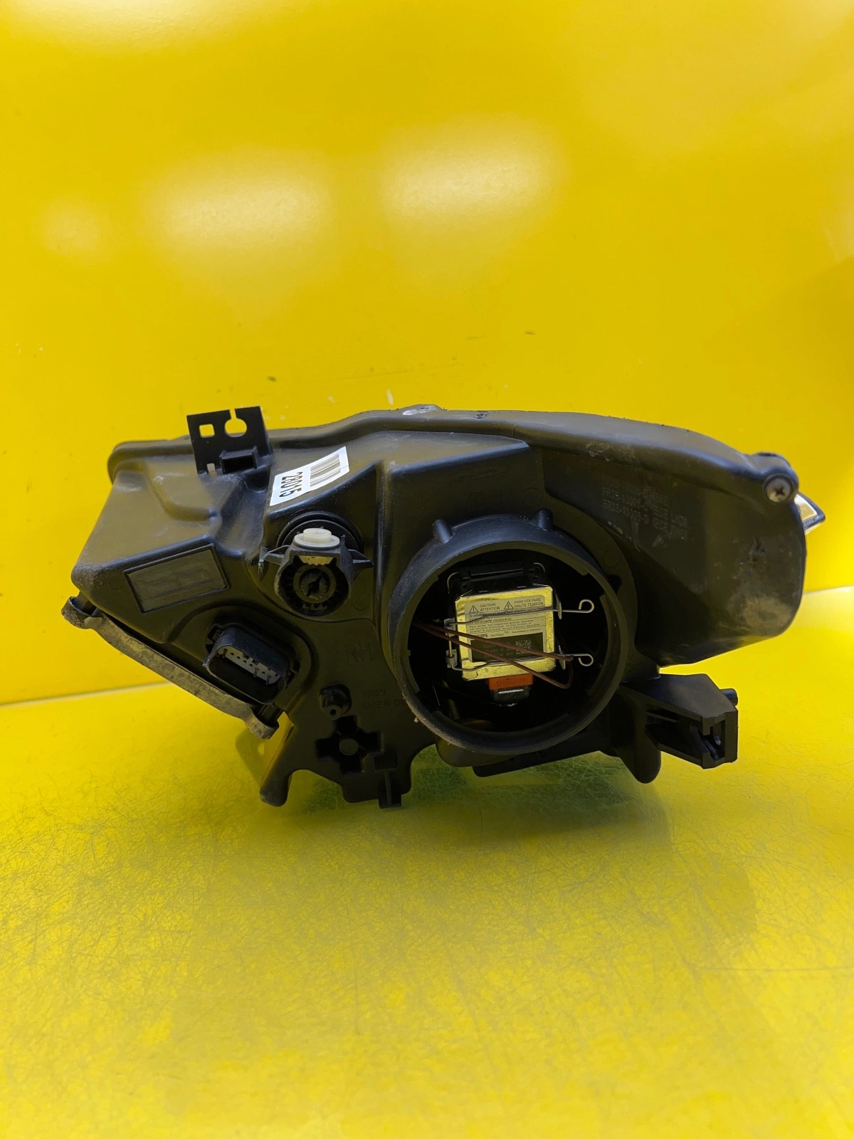 Reflektor Lampa Prawa Przednia Ford Mustang VI 15-17 Xenon USA Autolamps 4 Reflektor Lampa Prawa Przednia Ford Mustang VI 15-17 Xenon USA