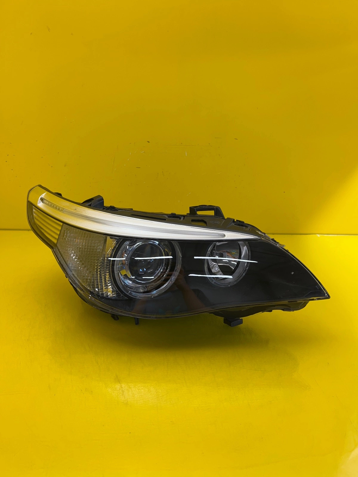 Reflektor Lampa Prawa BMW 5 E60 E61 03-06 Xenon skrętna D2S Autolamps Reflektor Lampa Prawa BMW 5 E60 E61 03-06 Xenon skrętna D2S