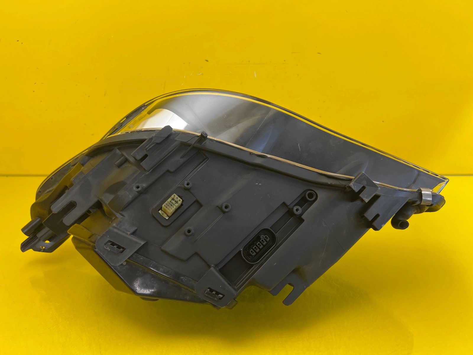 Reflektor Lampa Prawa BMW 5 E60 E61 03-06 Xenon skrętna D2S Autolamps 5 Reflektor Lampa Prawa BMW 5 E60 E61 03-06 Xenon skrętna D2S