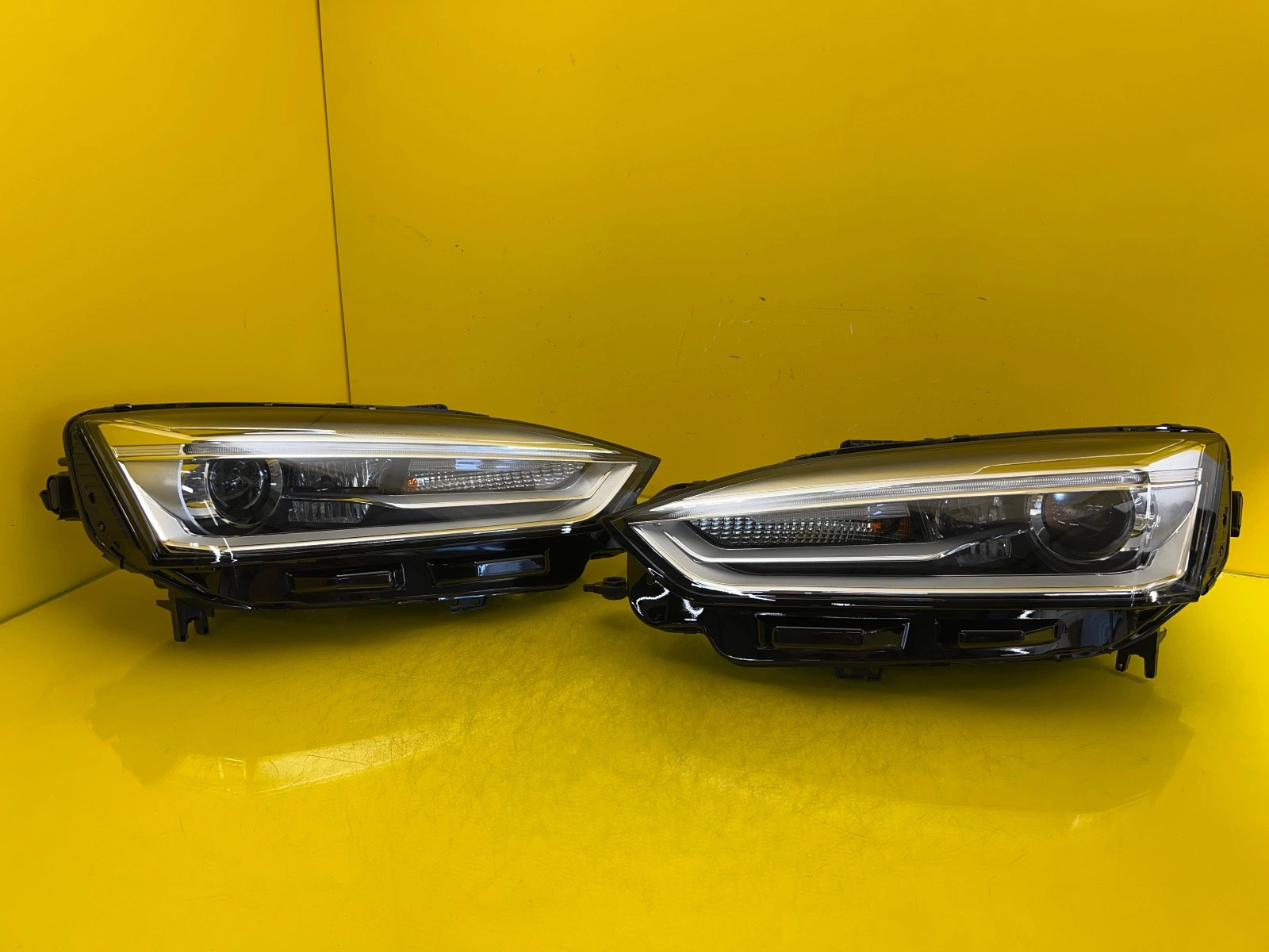 Reflektor Lampa Lewa Prawa Audi A5 8W6 Bi-Xenon 16-20 8W6941005C 8W6941006C Autolamps Reflektor Lampa Lewa Prawa Audi A5 8W6 Bi-Xenon 16-20 8W6941005C 8W6941006C