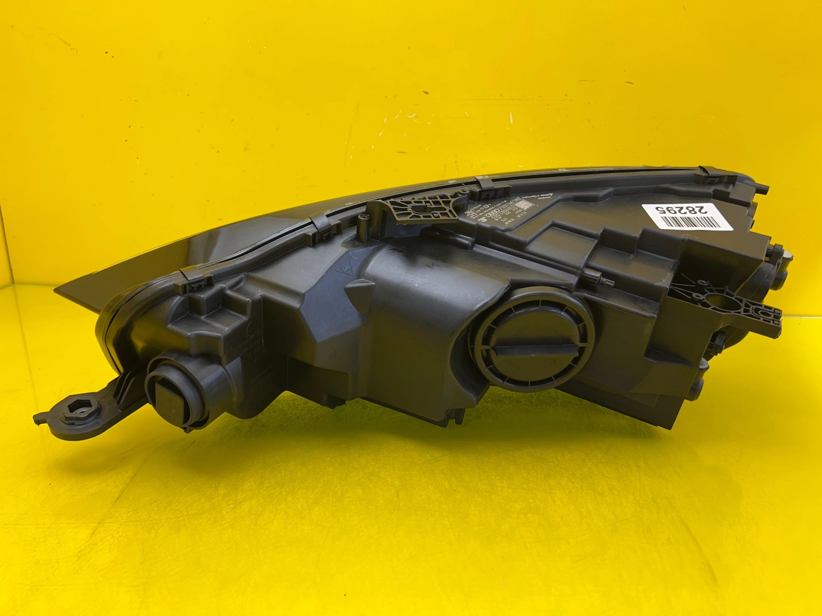 Reflektor Lampa Prawa Audi A5 8W6 Bi-Xenon 16-20 8W6941006C Autolamps 4 Reflektor Lampa Prawa Audi A5 8W6 Bi-Xenon 16-20 8W6941006C