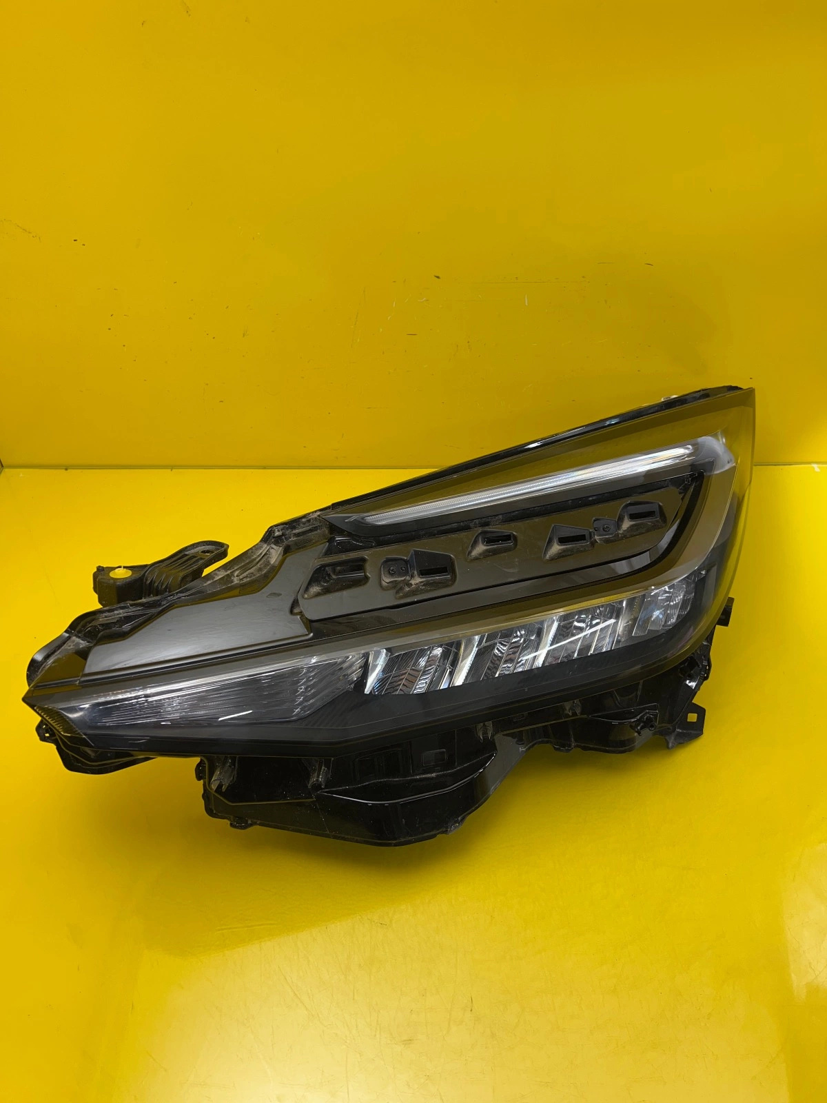 Reflektor Lampa Lewa Toyota C-HR CHR II 24- Led 81150-F4220 Autolamps Reflektor Lampa Lewa Toyota C-HR CHR II 24- Led 81150-F4220