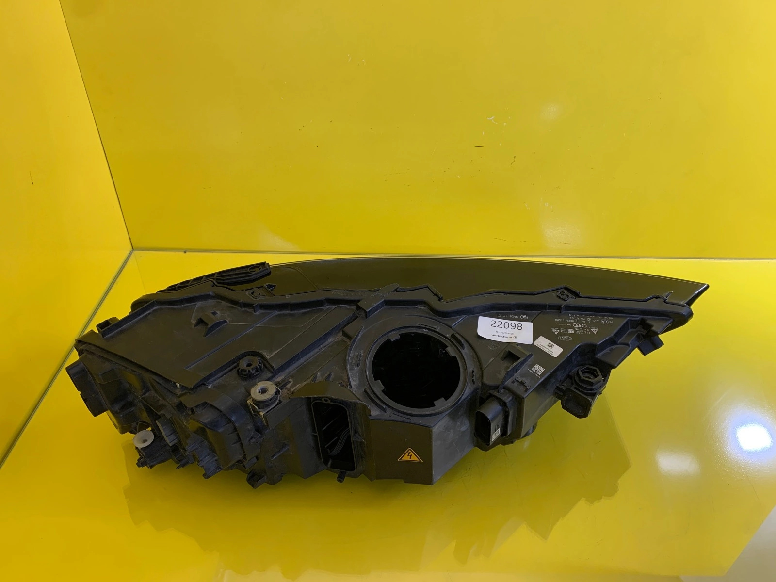 Reflektor Lampa Lewa Audi Q7 Bi-Xenon Led 4M0941005 Autolamps 3 Reflektor Lampa Lewa Audi Q7 Bi-Xenon Led 4M0941005