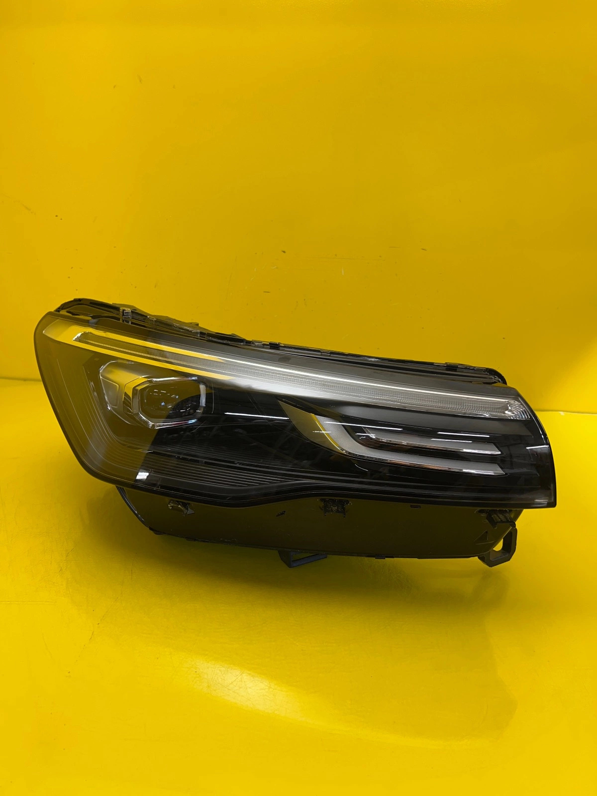 Reflektor Lampa Prawa Przednia VW Tiguan III 3 571 Full Led 2024- 571941006B Autolamps Reflektor Lampa Prawa Przednia VW Tiguan III 3 571 Full Led 2024- 571941006B