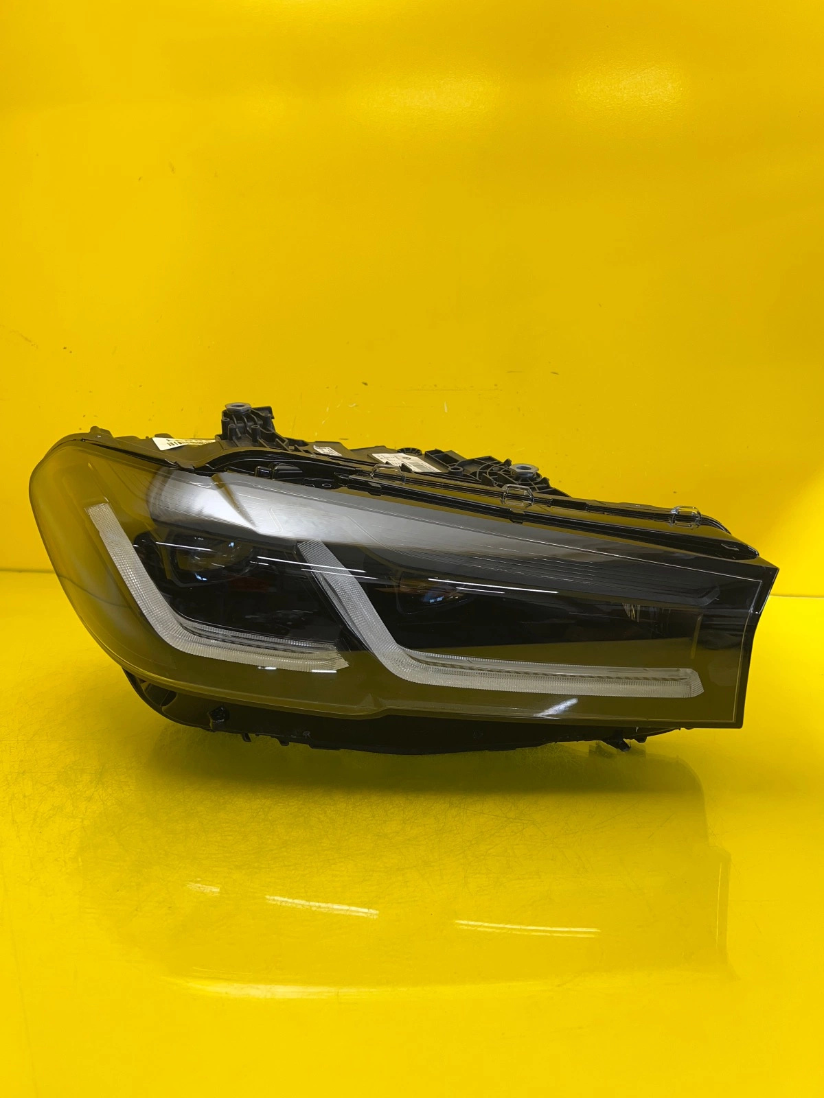 Reflektor BMW 5 G30 G31 LCI Lampa Prawa BMW Led Black Shadow 8082656-05 Autolamps Reflektor BMW 5 G30 G31 LCI Lampa Prawa BMW Led Black Shadow 8082656-05