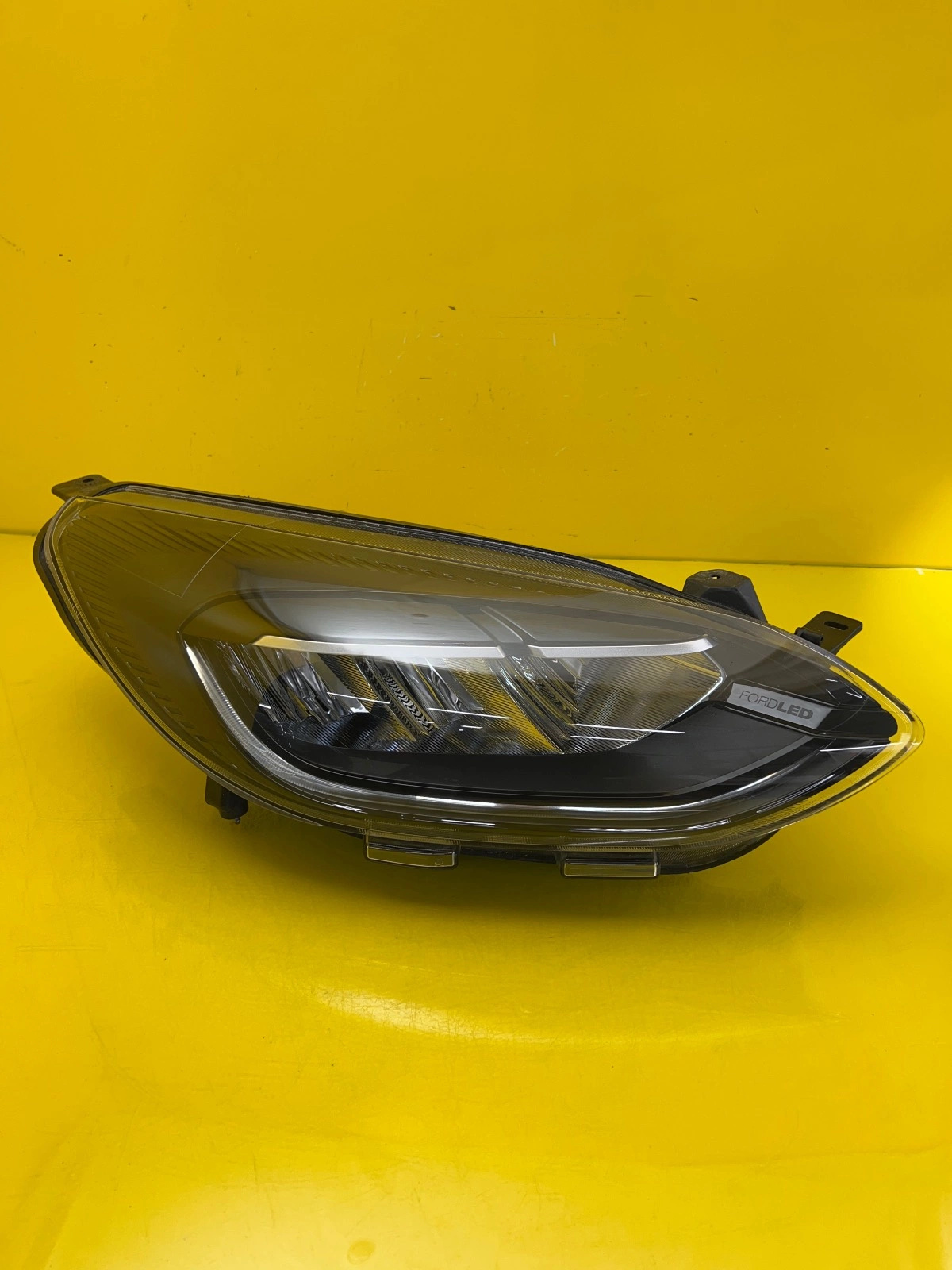 Reflektor Lampa Prawa Ford Fiesta MK8 Lift Full Led N1BB-13E014-CG Autolamps Reflektor Lampa Prawa Ford Fiesta MK8 Lift Full Led N1BB-13E014-CG