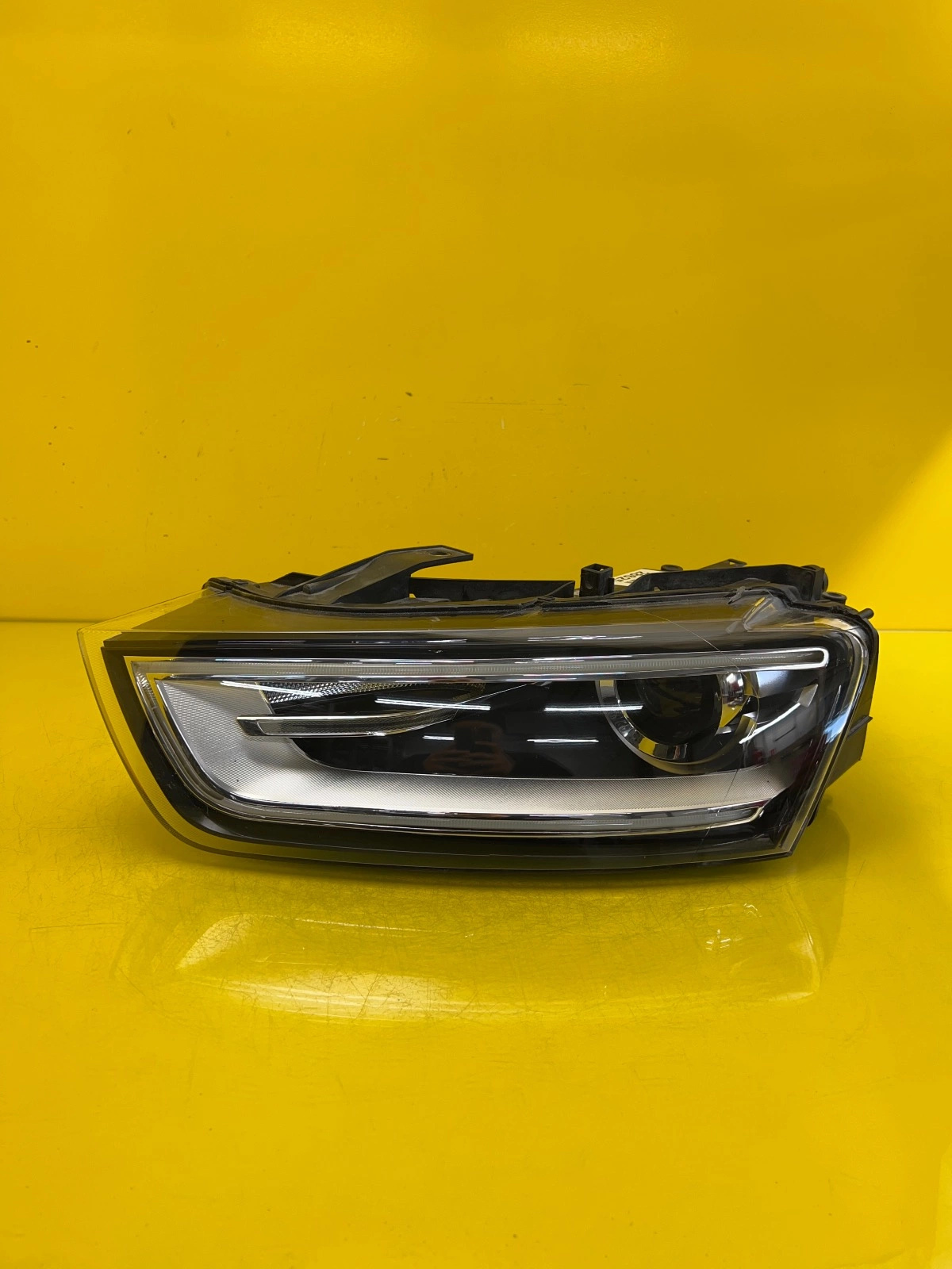 Reflektor Lampa Lewa Audi Q3 8U 11-14 Xenon Led 8U0941005 Autolamps Reflektor Lampa Lewa Audi Q3 8U 11-14 Xenon Led 8U0941005