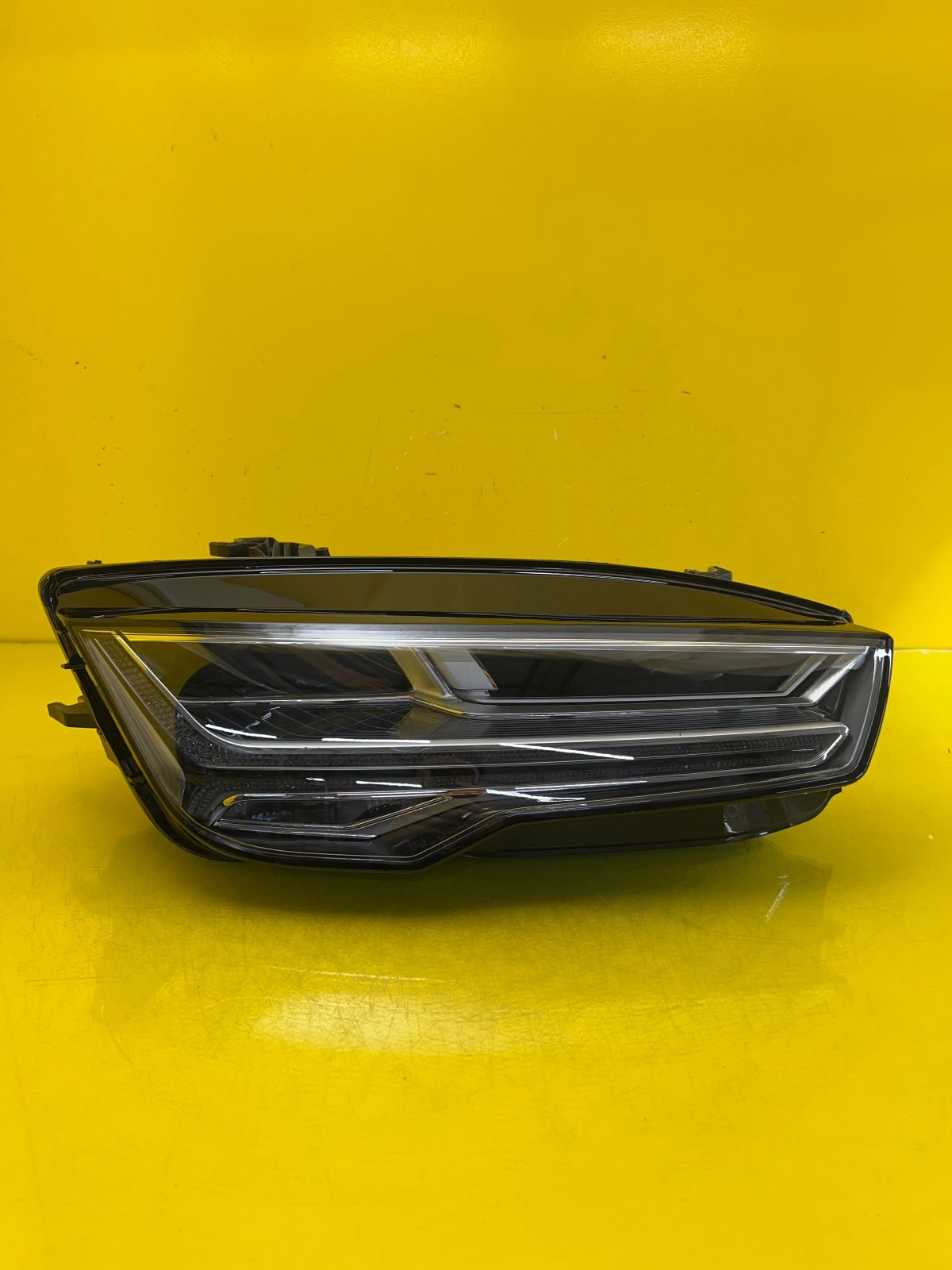 Reflektor Lampa Prawa Audi A7 C7 Lift Matrix 4G8941036 Autolamps Reflektor Lampa Prawa Audi A7 C7 Lift Matrix 4G8941036