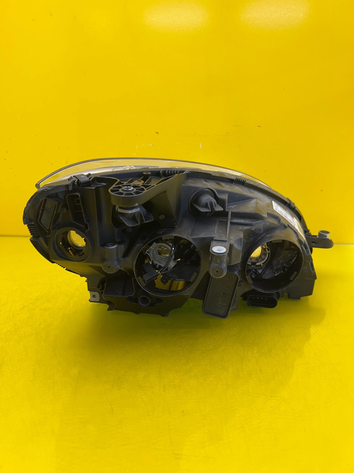 Reflektor Lampa Lewa Mercedes C-Klasa W204 A2048205103 Autolamps 4 Reflektor Lampa Lewa Mercedes C-Klasa W204 A2048205103