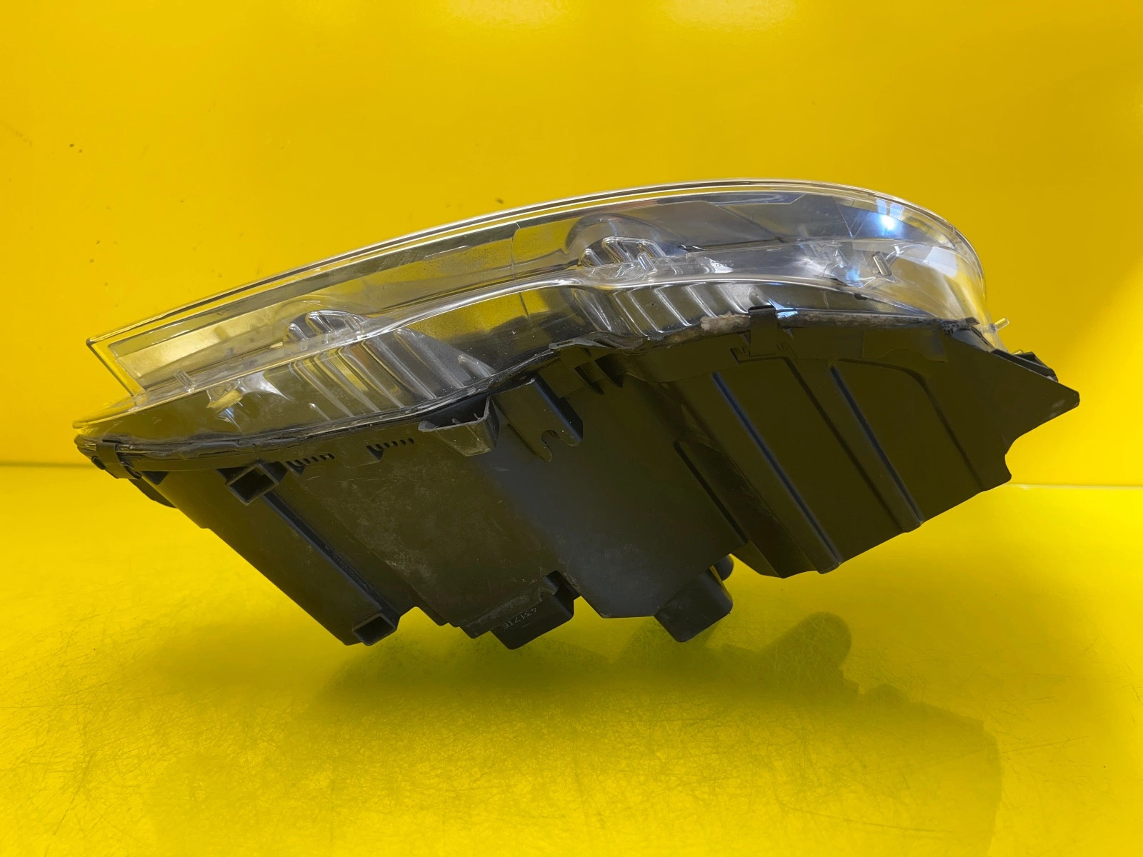 Reflektor Lampa Lewa Mercedes C-Klasa W204 A2048205103 Autolamps 6 Reflektor Lampa Lewa Mercedes C-Klasa W204 A2048205103