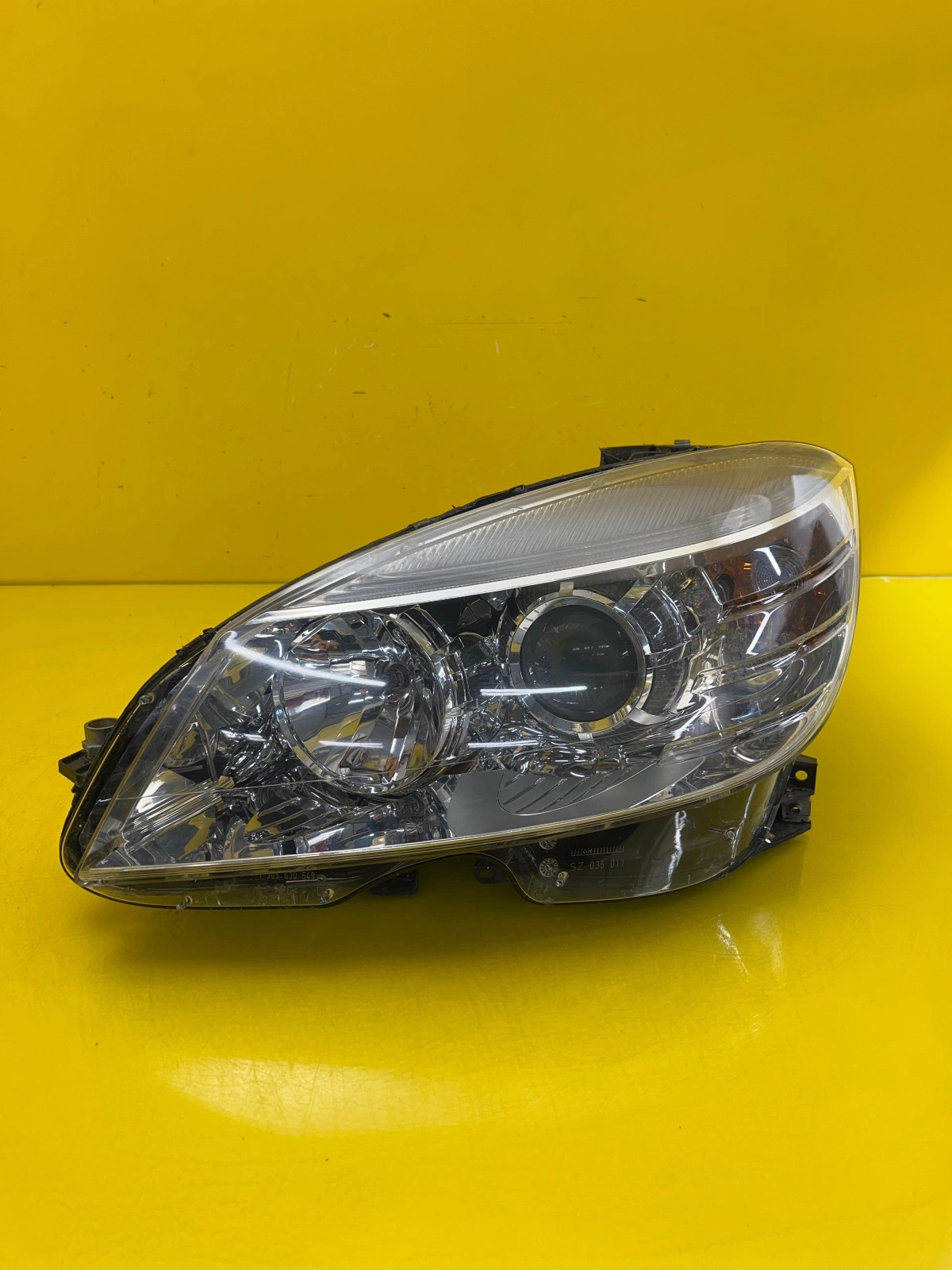 Reflektor Lampa Lewa Mercedes C-Klasa W204 A2048208361 Autolamps Reflektor Lampa Lewa Mercedes C-Klasa W204 A2048208361