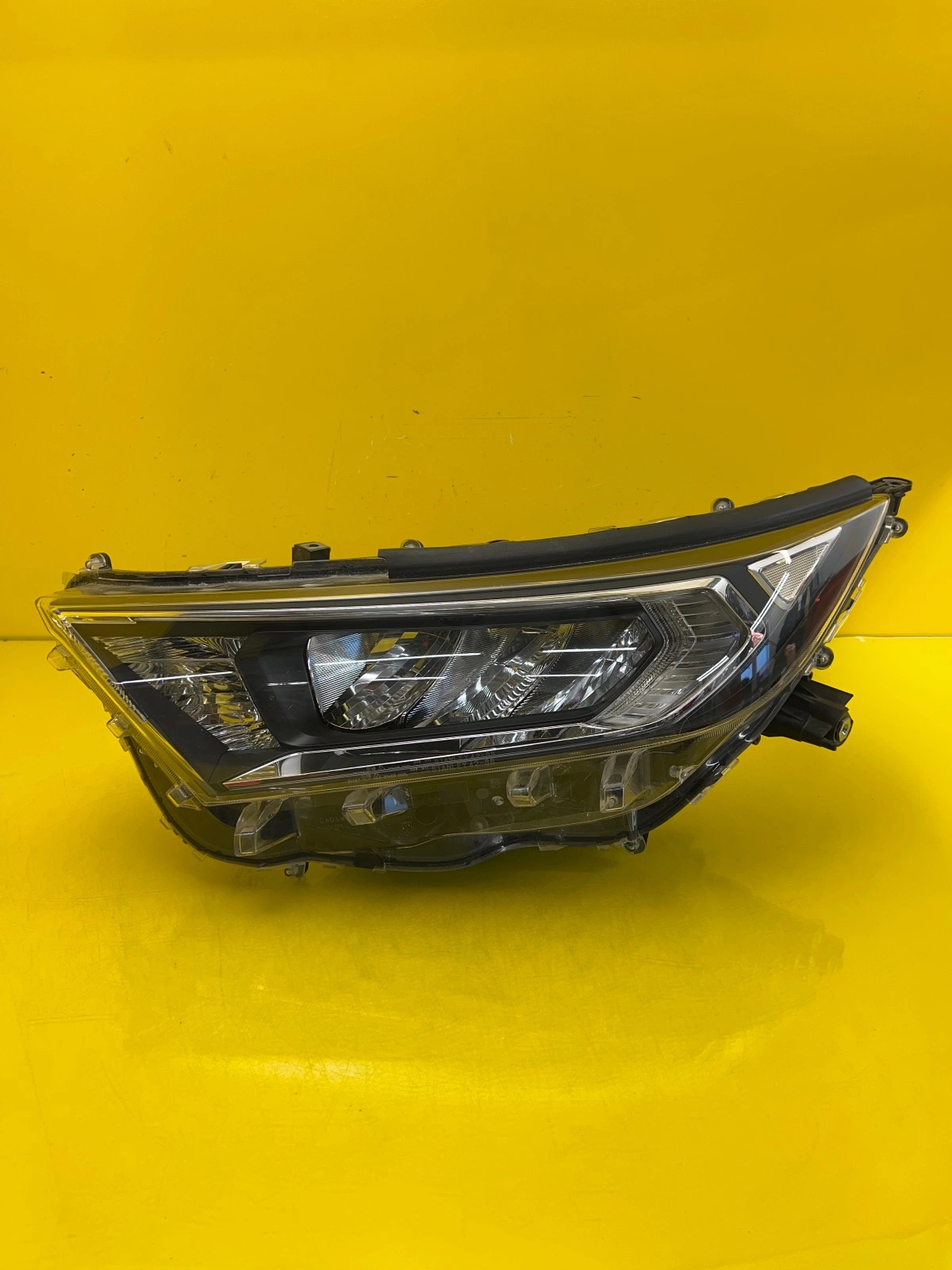 Reflektor Lampa Przód Lewa Toyota Rav4 V Full Led Autolamps Reflektor Lampa Przód Lewa Toyota Rav4 V Full Led