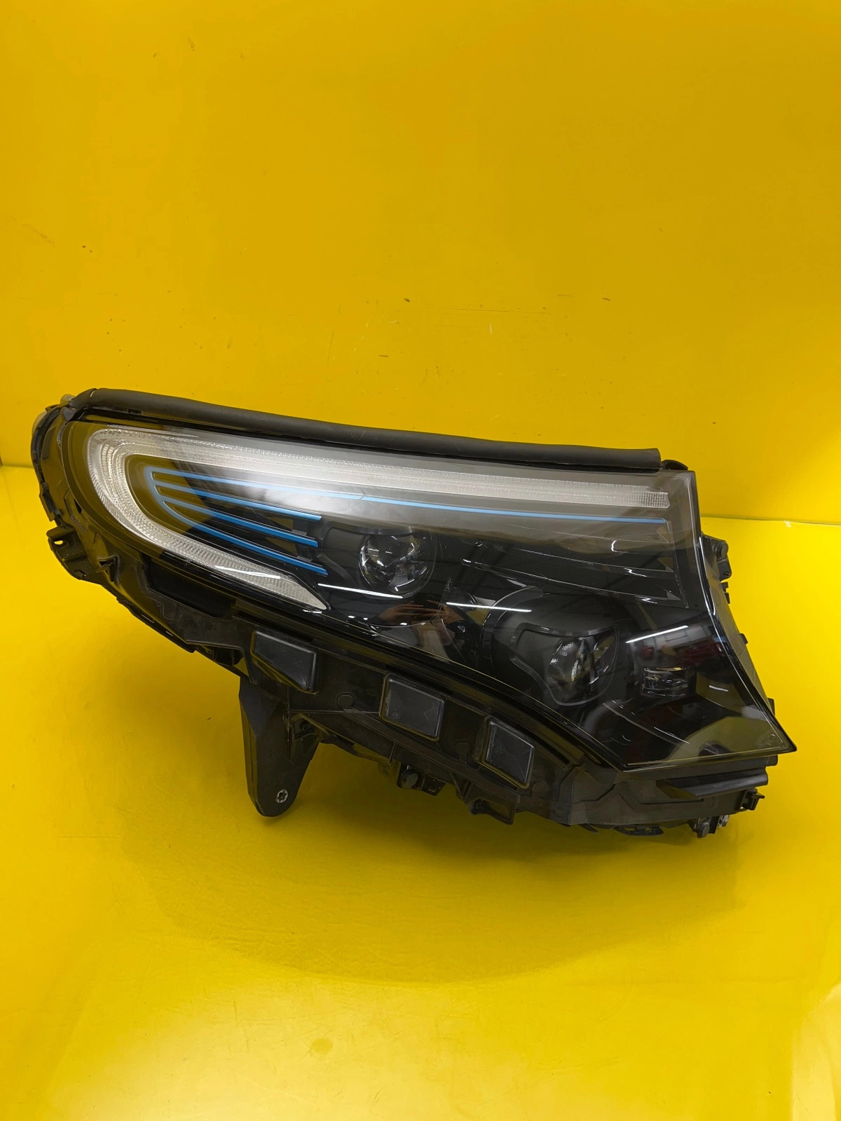 Reflektor Lampa Prawa Mercedes EQC 293 W293 Full Led A2939062801 Autolamps Reflektor Lampa Prawa Mercedes EQC 293 W293 Full Led A2939062801