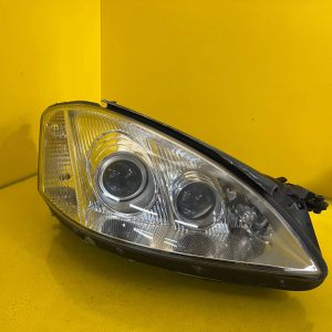 Reflektor MERCEDES-BENZ S W221 LAMPA PRAWA A2218204061 Autolamps Reflektor MERCEDES-BENZ S W221 LAMPA PRAWA A2218204061