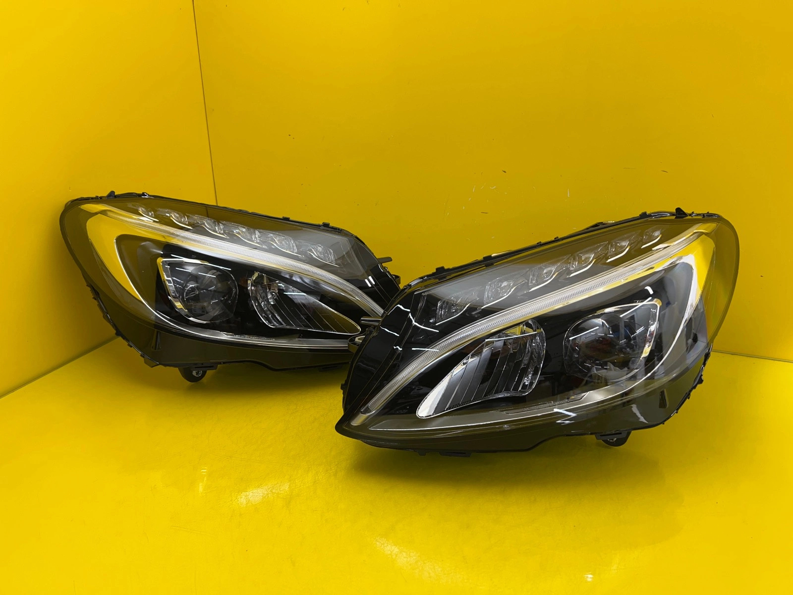 Reflektor Lampa Lewa Prawa Mercedes C-Klasa W205 Led High Performance 13- A2059062604 A2059062504 Autolamps Reflektor Lampa Lewa Prawa Mercedes C-Klasa W205 Led High Performance 13- A2059062604 A2059062504