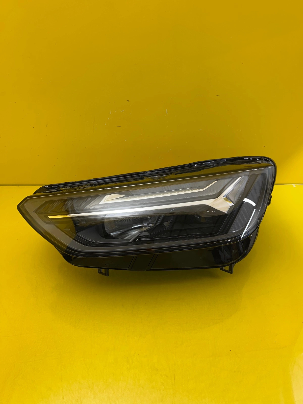 Reflektor Lampa Lewa Audi Q5 SQ5 80A Lift Full Led 80A941033F Autolamps Reflektor Lampa Lewa Audi Q5 SQ5 80A Lift Full Led 80A941033F