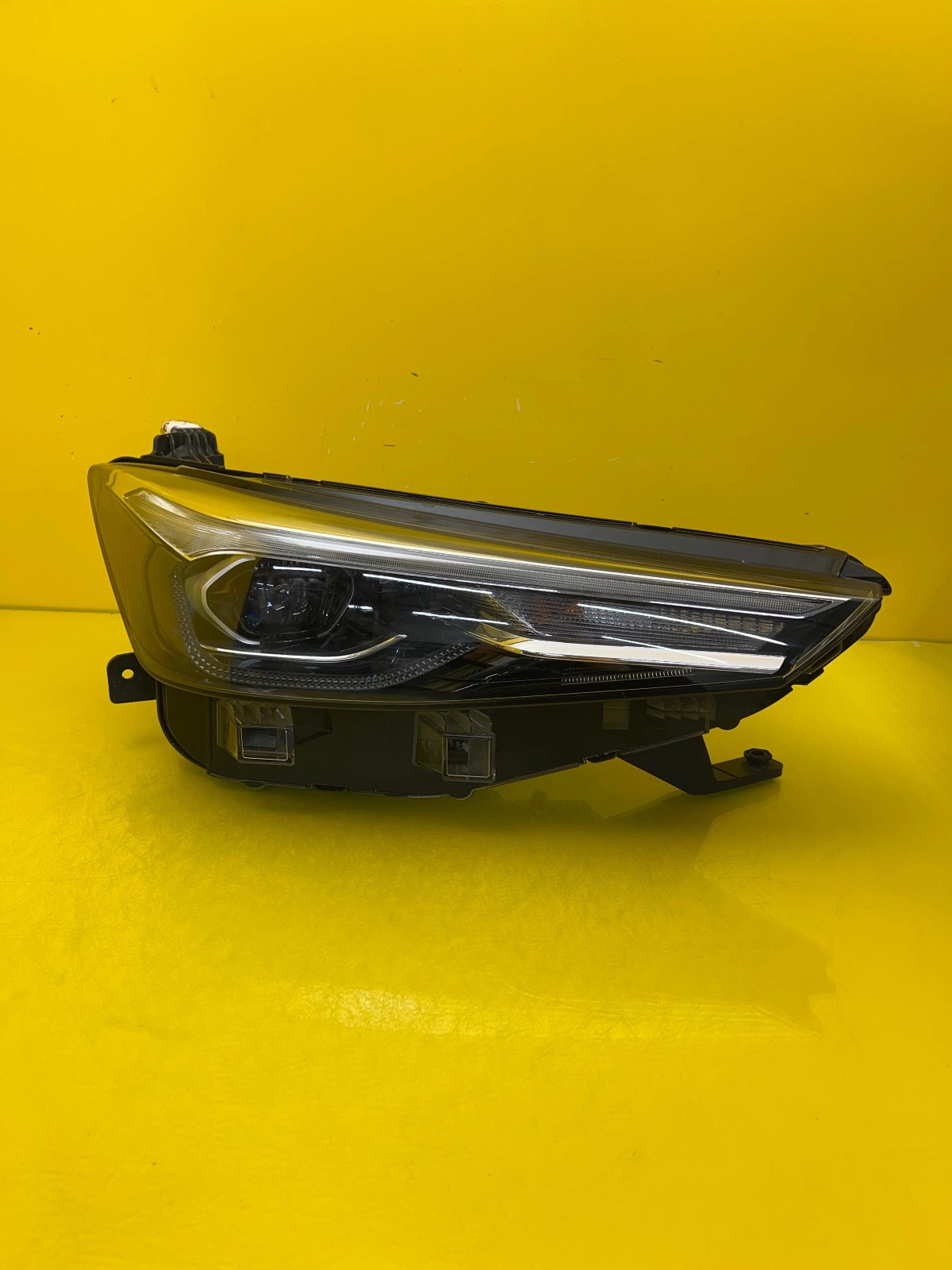 Reflektor Lampa Prawa MG MG5 II EV Full Led 22- Autolamps Reflektor Lampa Prawa MG MG5 II EV Full Led 22-