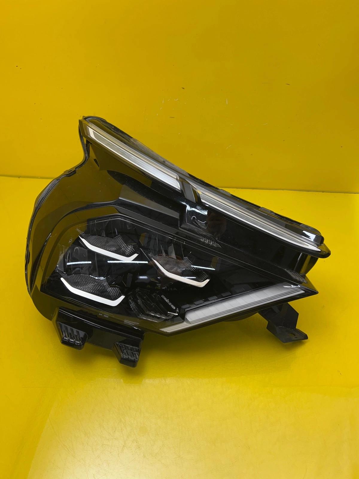 Reflektor Lampa Prawa Citroen C4 III 20- Full Led 9830649280 Autolamps Reflektor Lampa Prawa Citroen C4 III 20- Full Led 9830649280