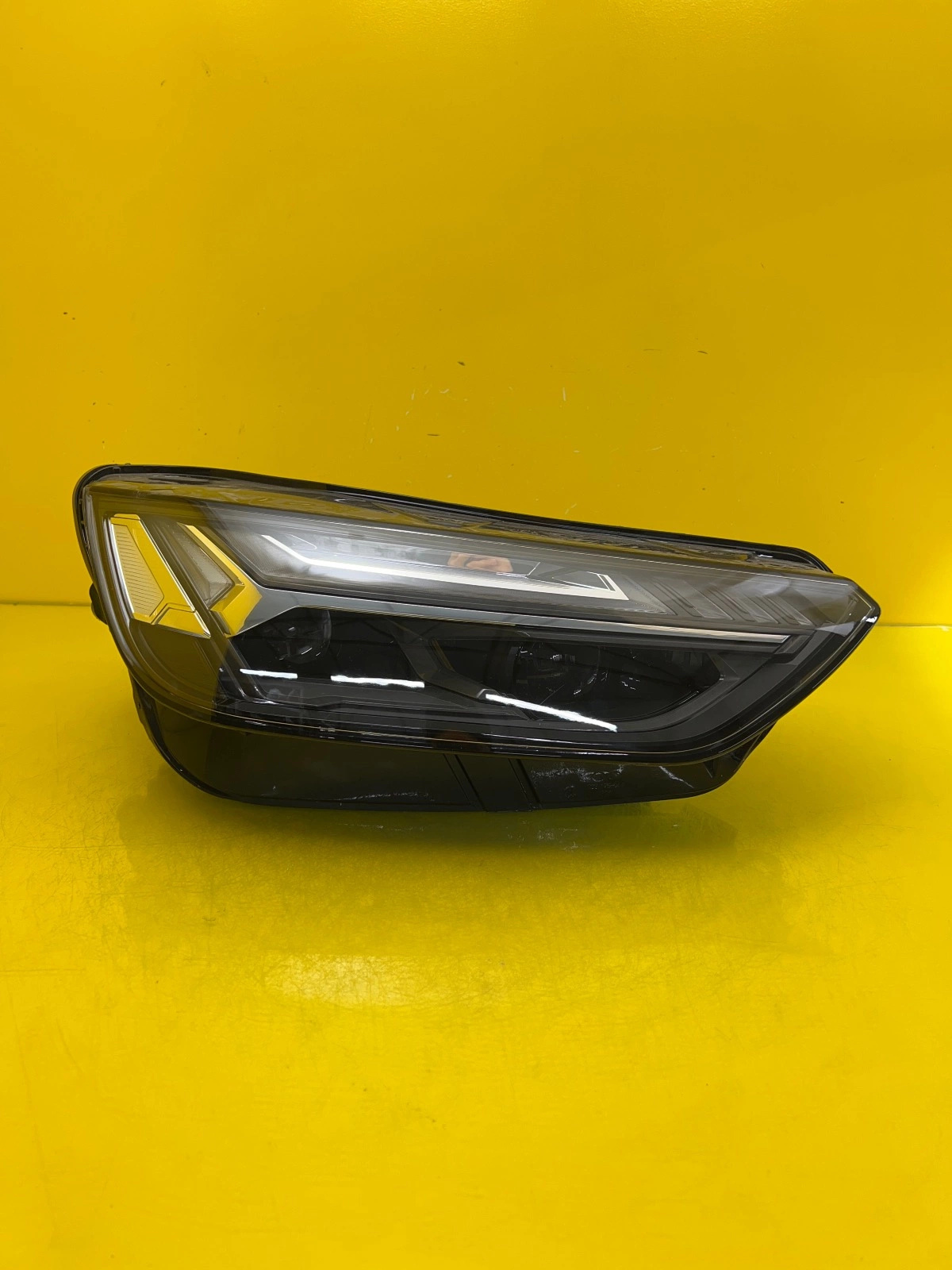 Reflektor Lampa Prawa Audi Q5 II 80A Lift Full Led Matrix 80A941036E Autolamps Reflektor Lampa Prawa Audi Q5 II 80A Lift Full Led Matrix 80A941036E