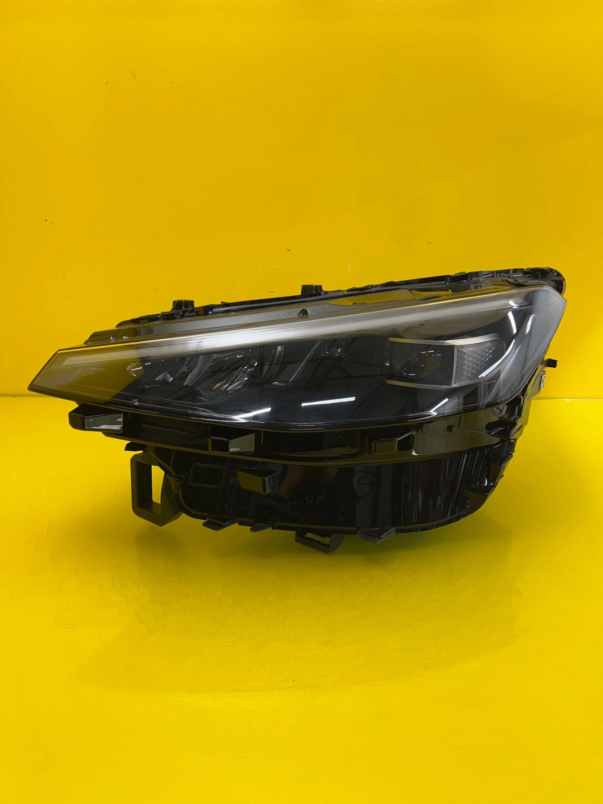 Reflektor Lampa Lewa Przód VW T-Roc 2025- Led 2GV941059 Autolamps Reflektor Lampa Lewa Przód VW T-Roc 2025- Led 2GV941059