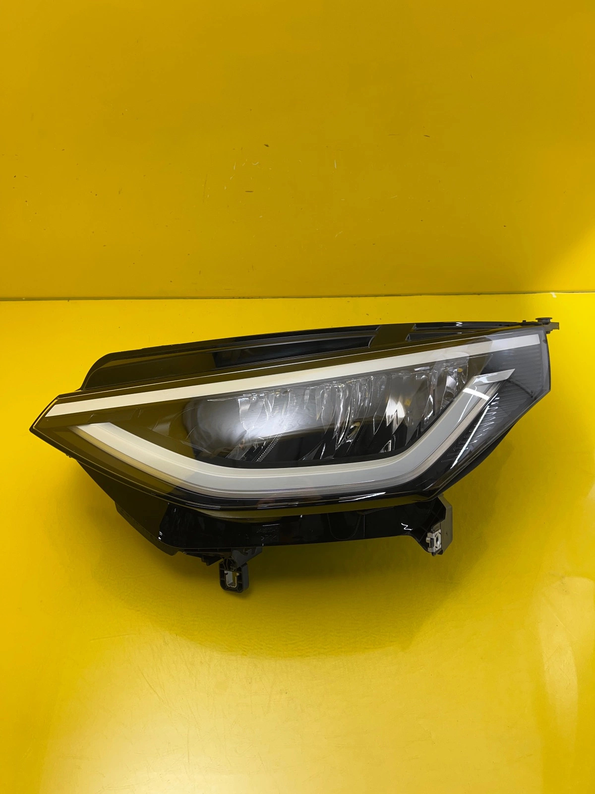 Reflektor Lampa Lewa VW ID BUZZ 1T4941005C Full Led Autolamps Reflektor Lampa Lewa VW ID BUZZ 1T4941005C Full Led