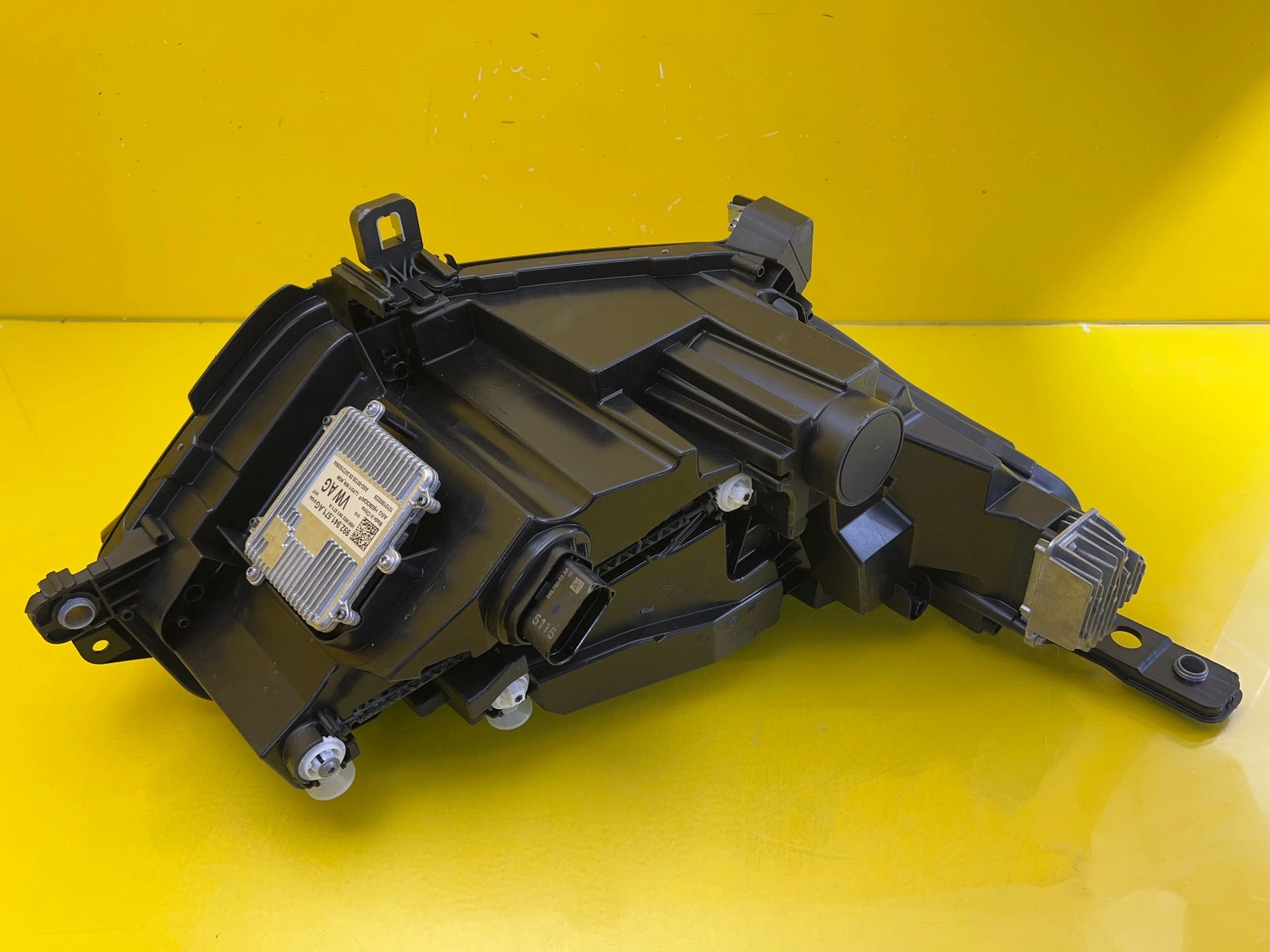 Reflektor Lampa Lewa VW ID BUZZ 1T4941005C Full Led Autolamps 5 Reflektor Lampa Lewa VW ID BUZZ 1T4941005C Full Led