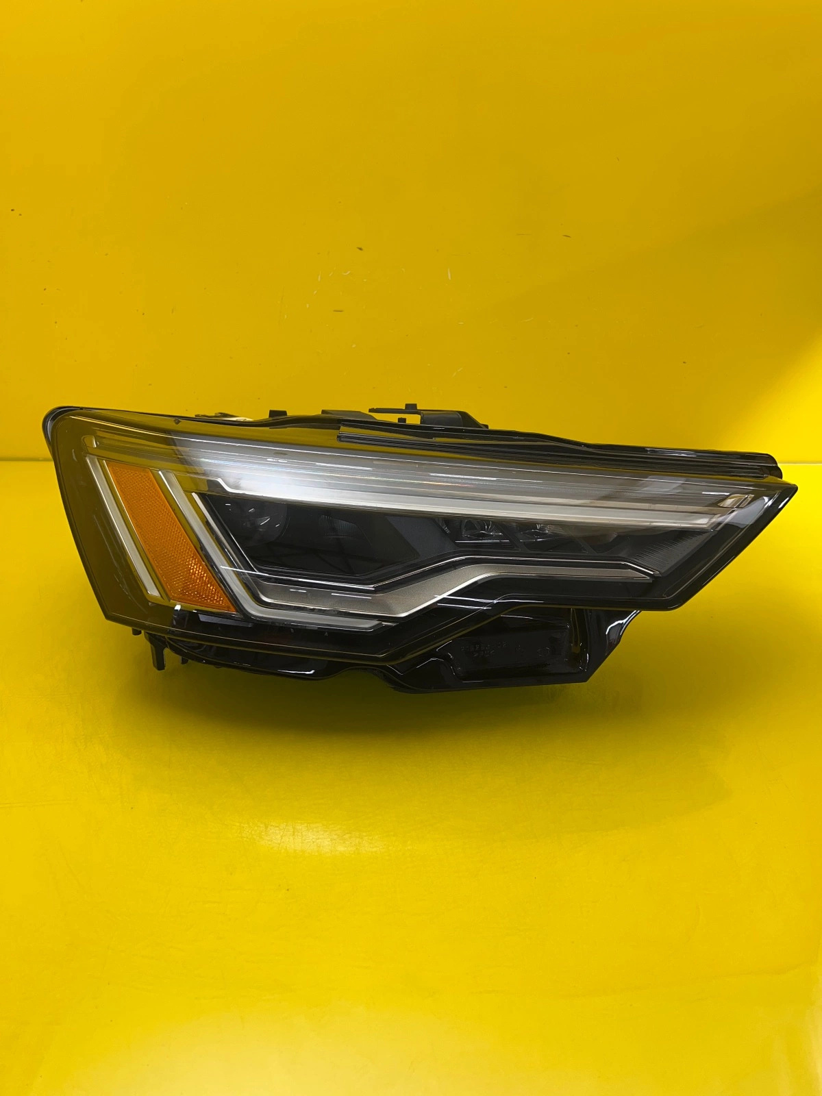 Reflektor Lampa Prawa Audi A6 C8 4K0 Full Led USA 4K0941040B Autolamps Reflektor Lampa Prawa Audi A6 C8 4K0 Full Led USA 4K0941040B