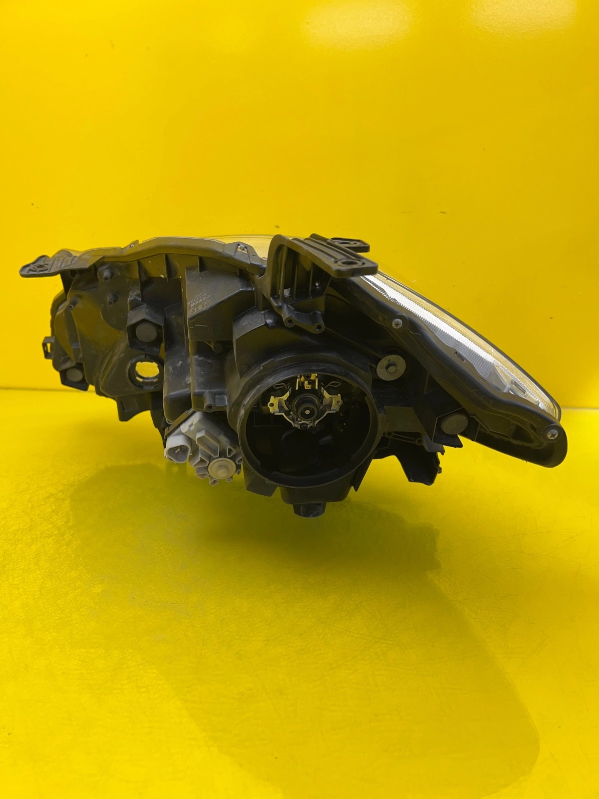 Reflektor Lampa Prawa Przednia Suzuki SX4 S-Cross Xenon Led 100-17735 13-16 Autolamps 5 Reflektor Lampa Prawa Przednia Suzuki SX4 S-Cross Xenon Led 100-17735 13-16