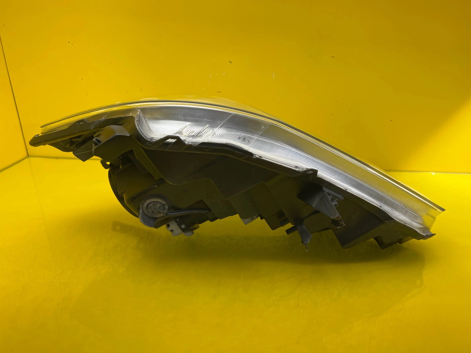 Reflektor Lampa Prawa Przednia Suzuki SX4 S-Cross Xenon Led 100-17735 13-16 Autolamps 7 Reflektor Lampa Prawa Przednia Suzuki SX4 S-Cross Xenon Led 100-17735 13-16