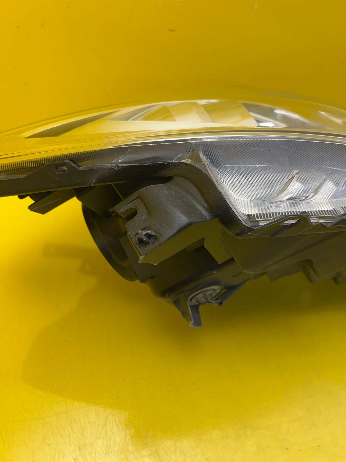 Reflektor Lampa Prawa Przednia Suzuki SX4 S-Cross Xenon Led 100-17735 13-16 Autolamps 8 Reflektor Lampa Prawa Przednia Suzuki SX4 S-Cross Xenon Led 100-17735 13-16